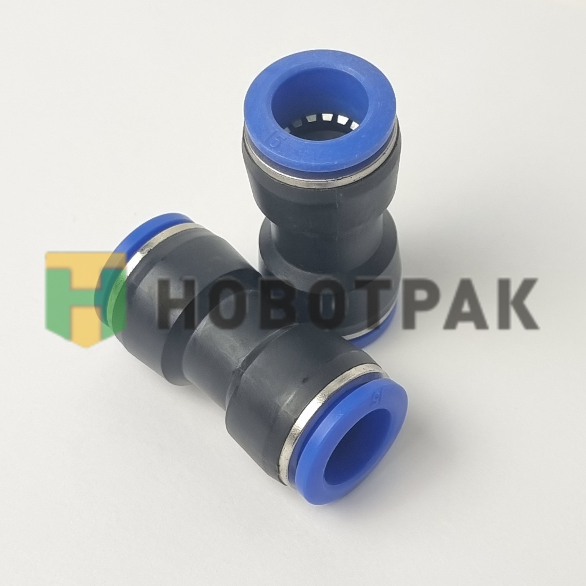 Фитинг прямой (пластик) 15мм 8521237SX