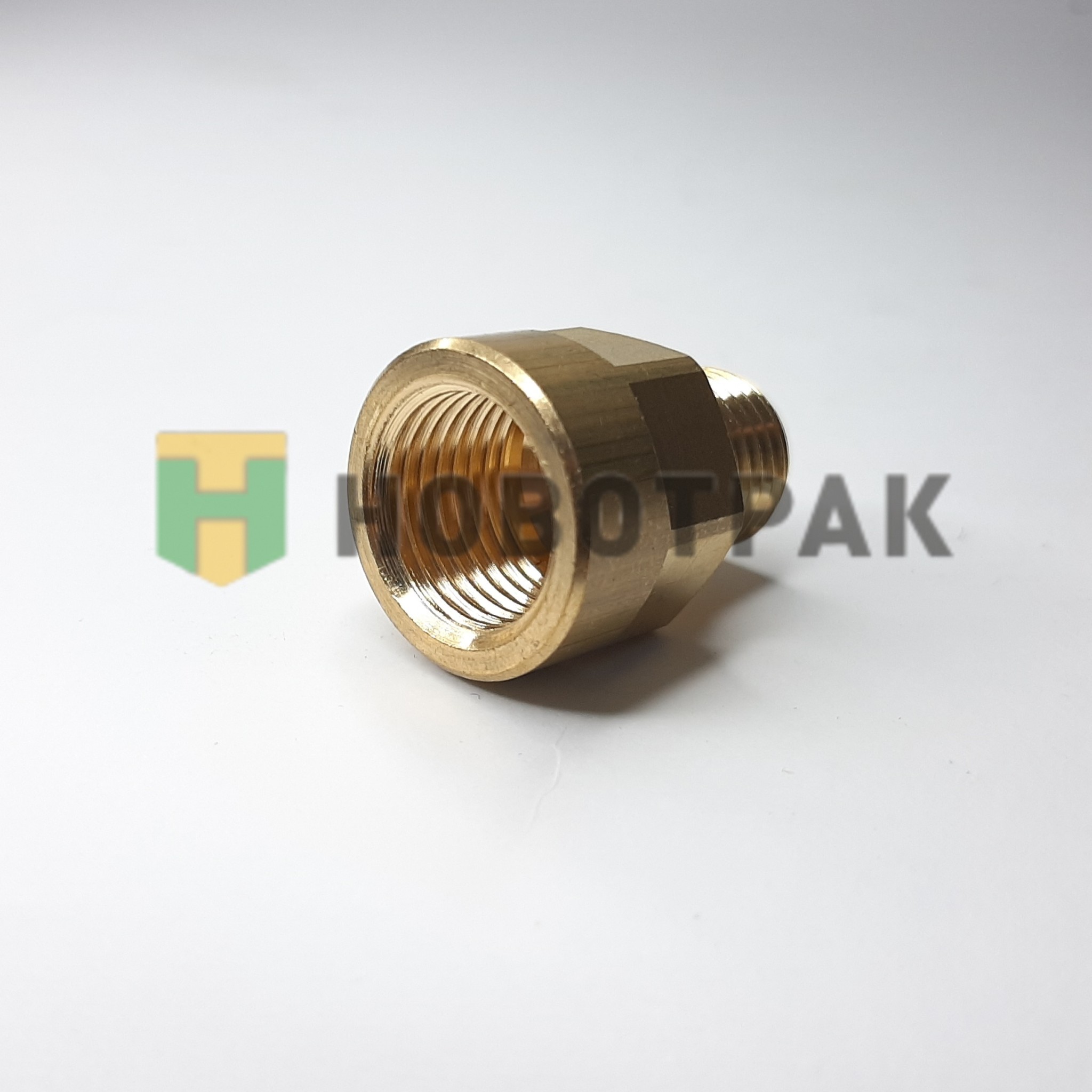 Переходник Camozzi с наружной резьбой 1/4" и внутренней M16X1.5 D2520