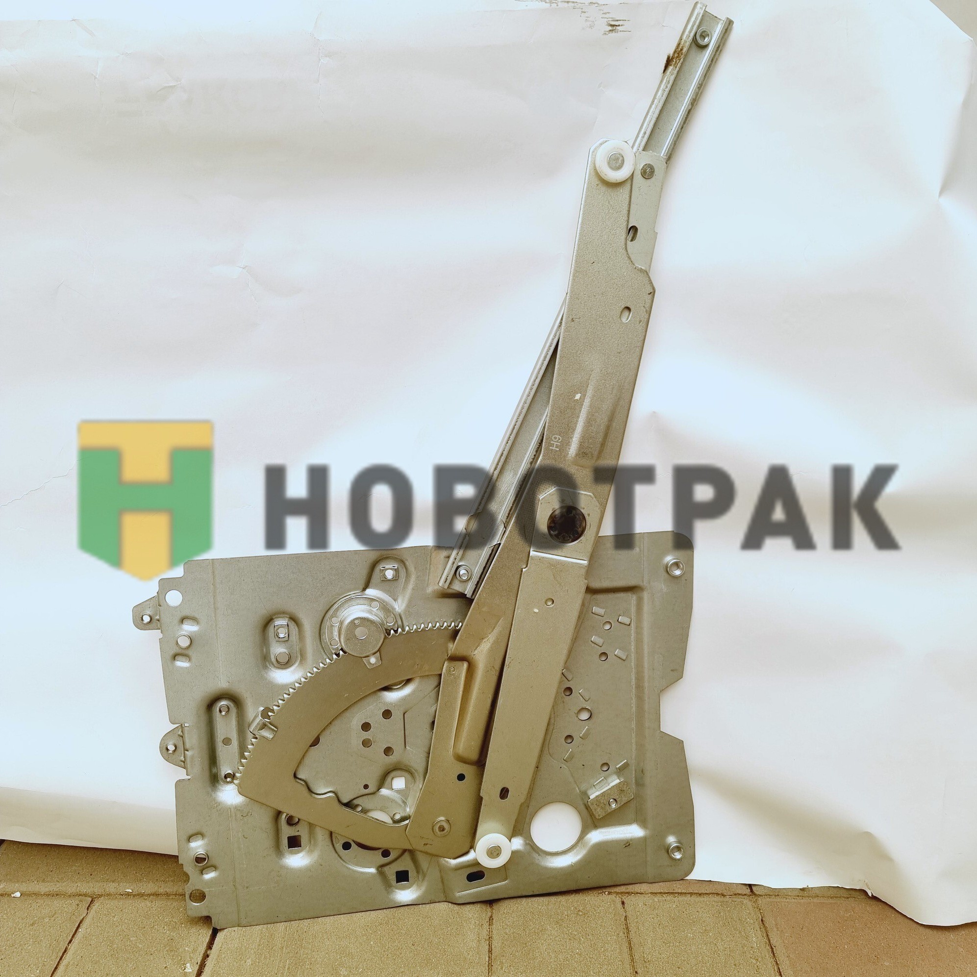 Механизм стеклоподъемника левый (под электромотор) VOLVO FH 118210