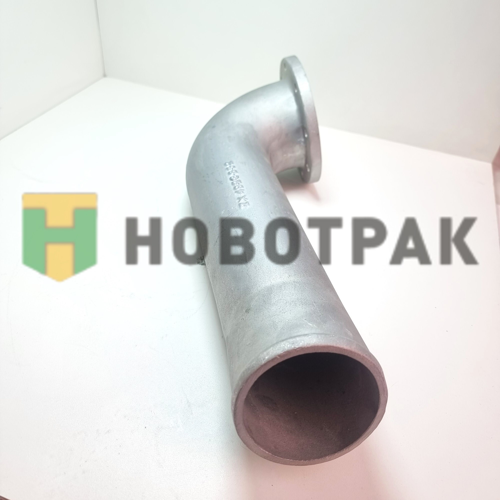 Патрубок воздушный впускной 4928832