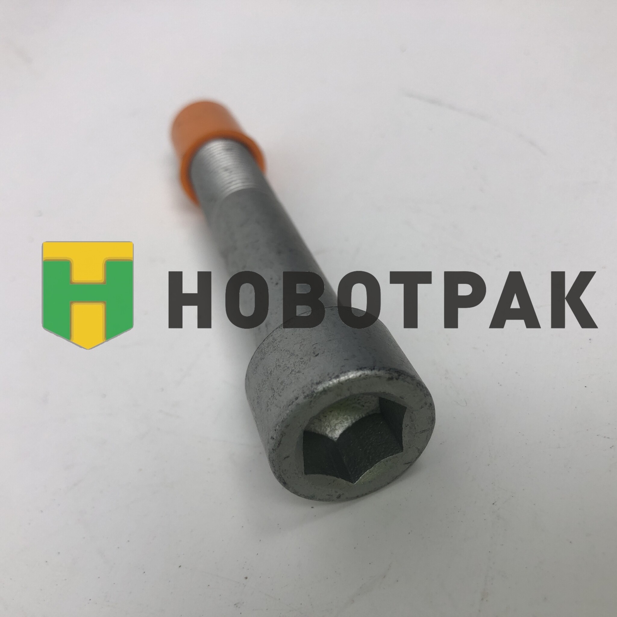 Болт крепления тормозного диска M16x1.5x100 MAN 8900619SX