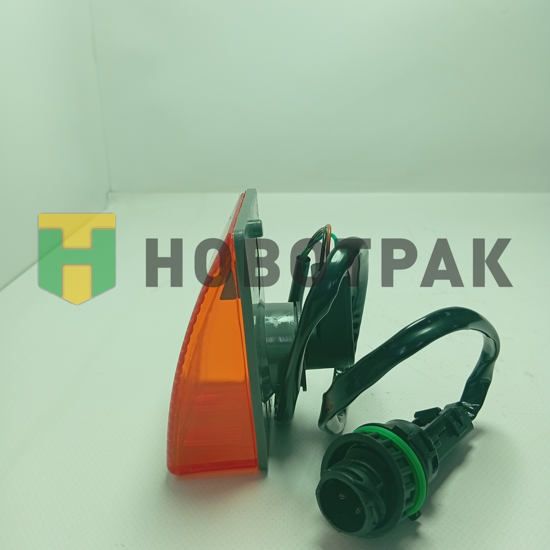 Повторитель поворота левый MB Actros 8890506SX