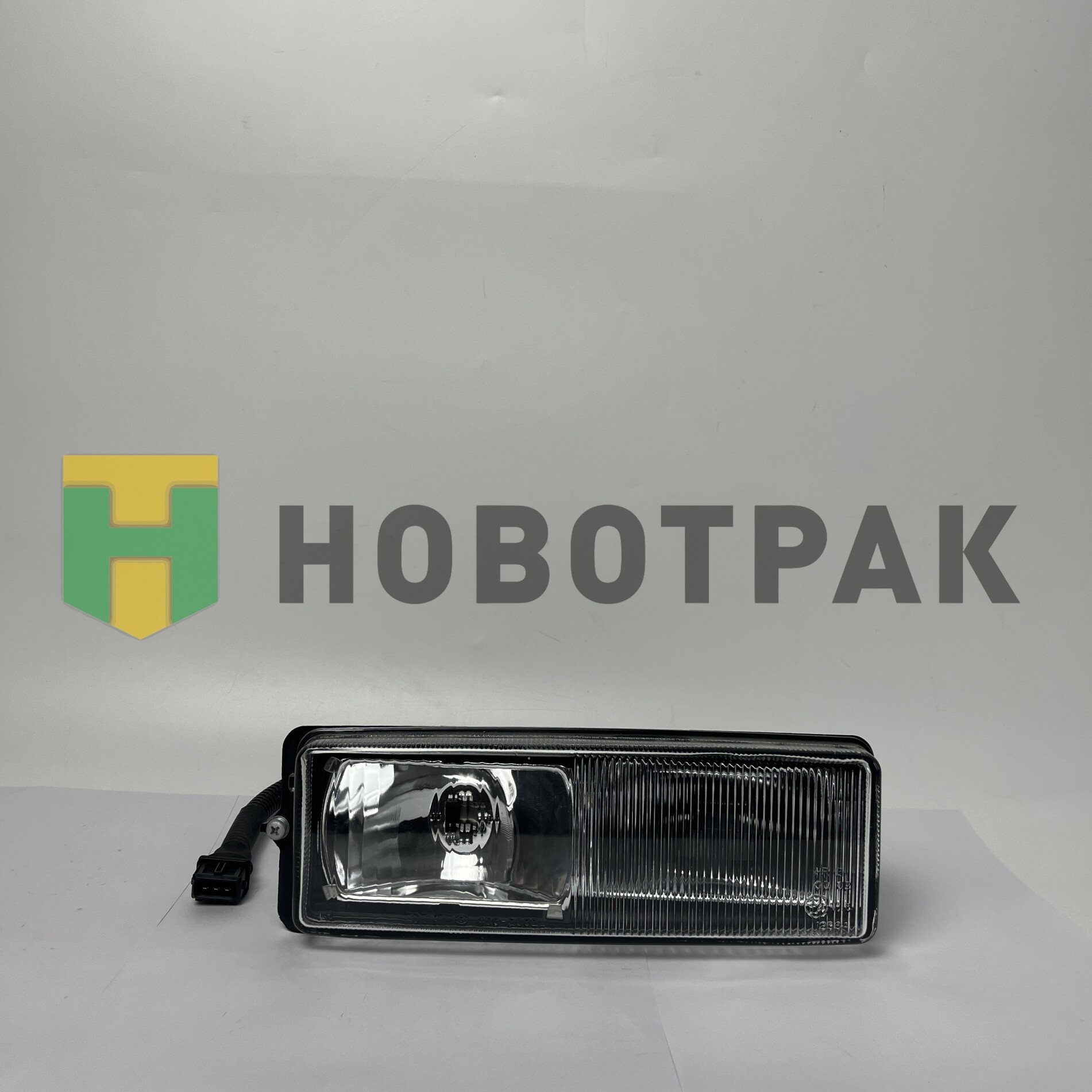 Фара противотуманная правая без кр-на 4502002RUE