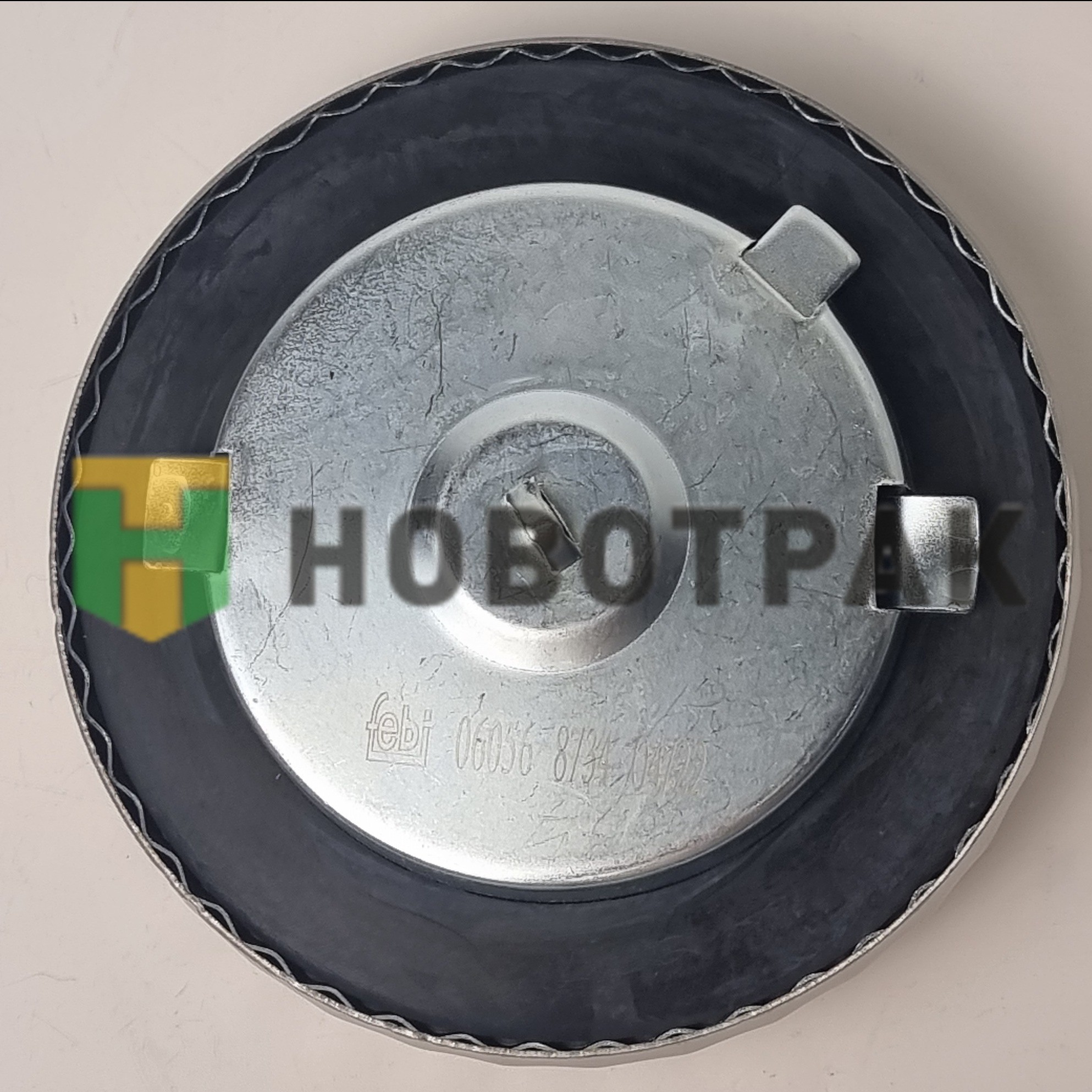 Крышка топливного бака MAN/VOLVO/RVI с замком 06056