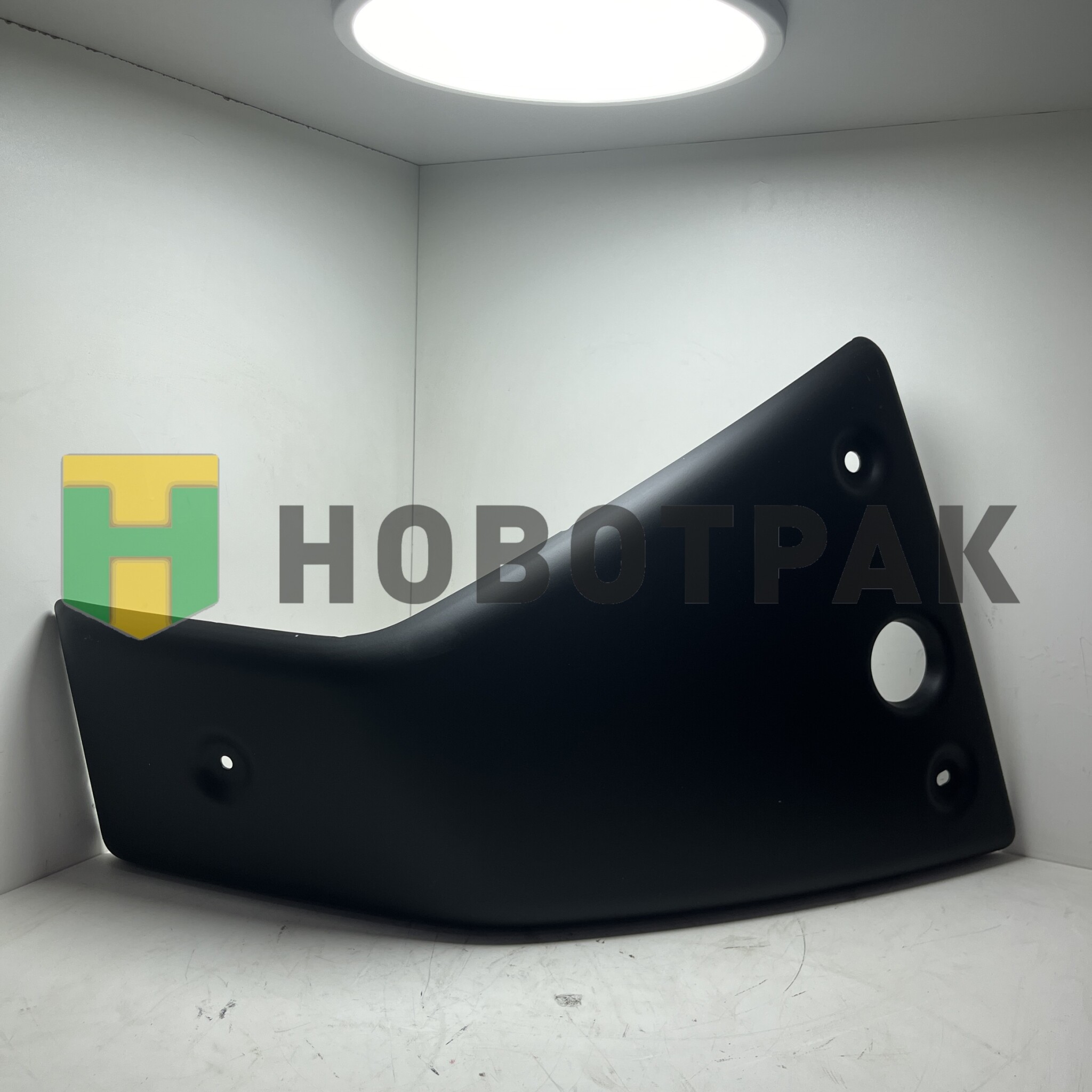 Угол бампера правый Renault