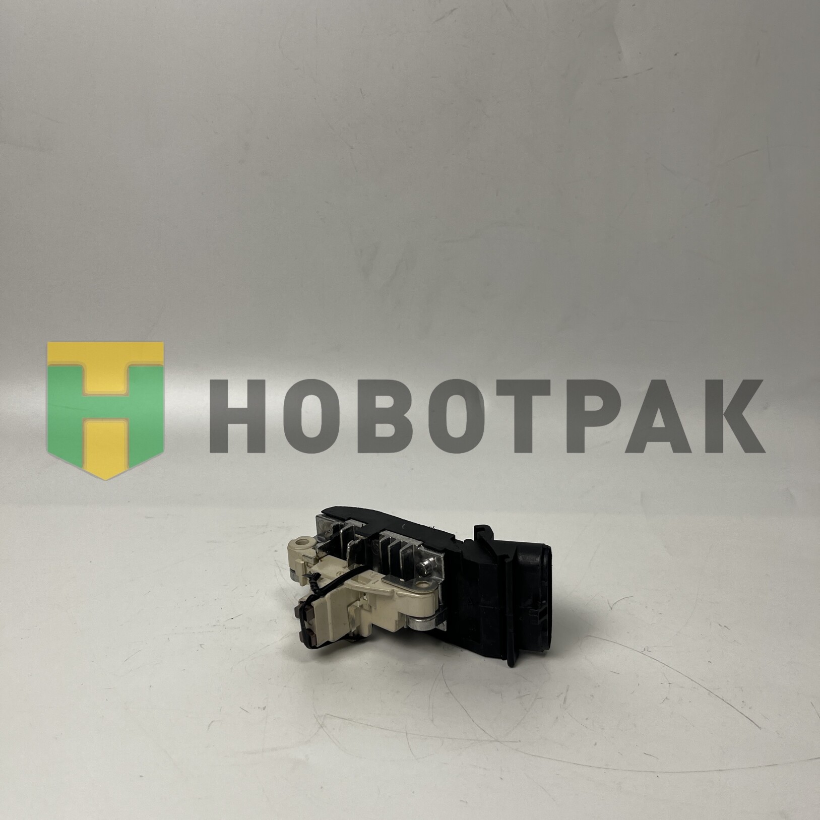 Реле регулятор генератора TGA 022458