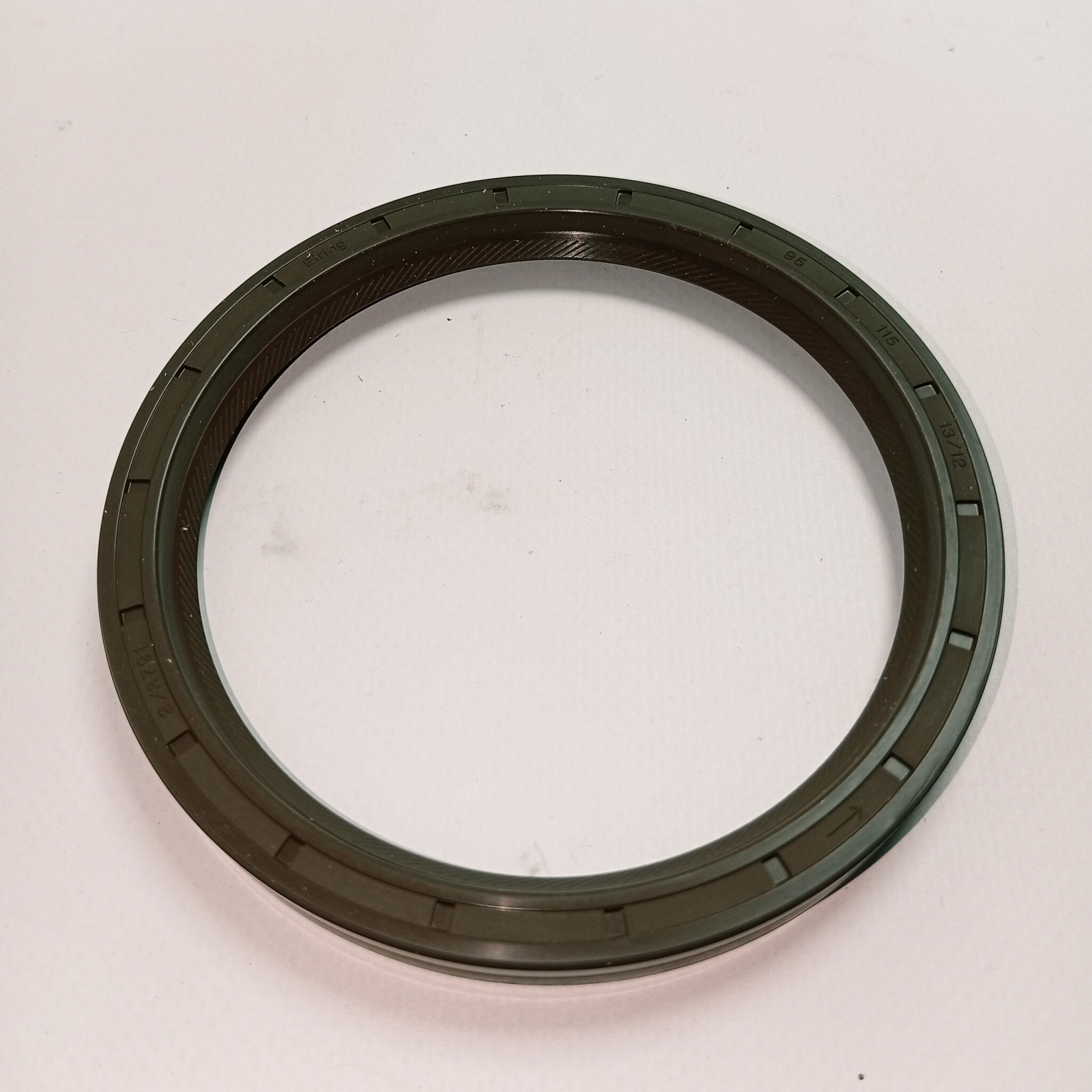 Сальник КПП MB 01017136B