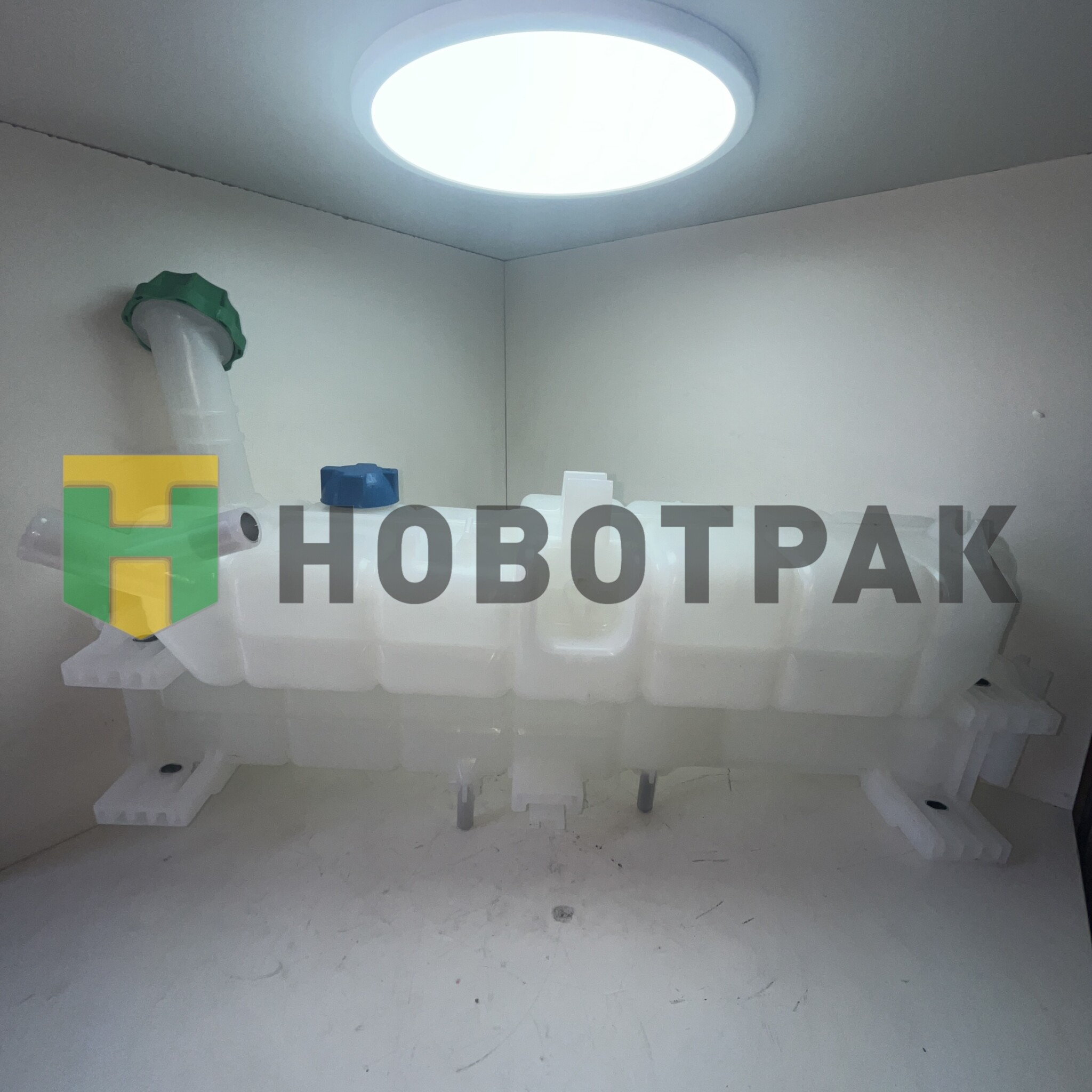 Бачок расширительный КАМАЗ-5490 AXOR II 74959