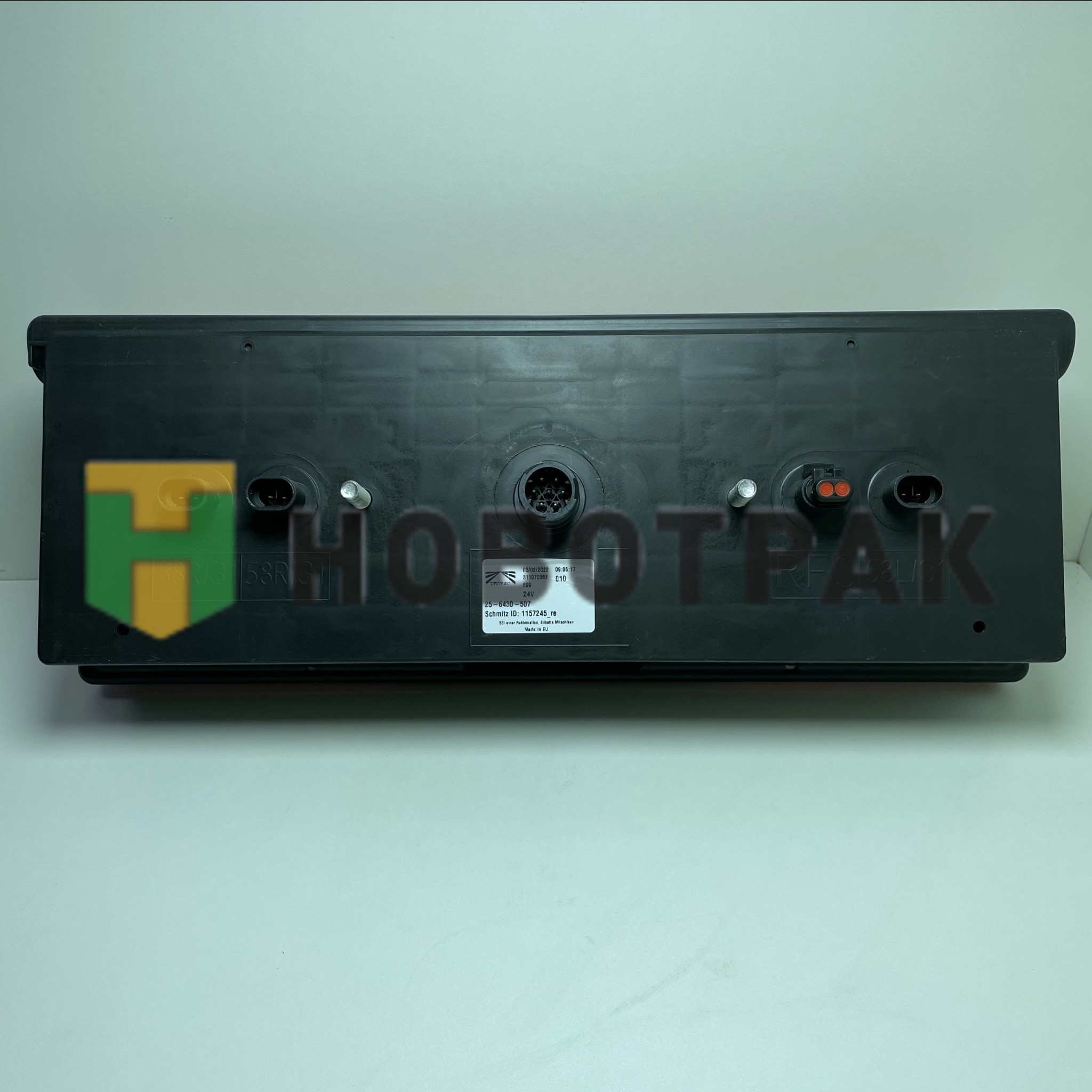 Фонарь задний Schmitz EP II левый (с разъемом AMP)