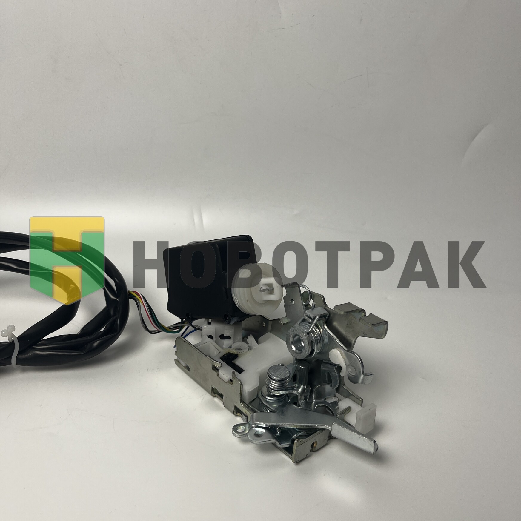 Замок двери левый КАМАЗ-54990/Axor 78259