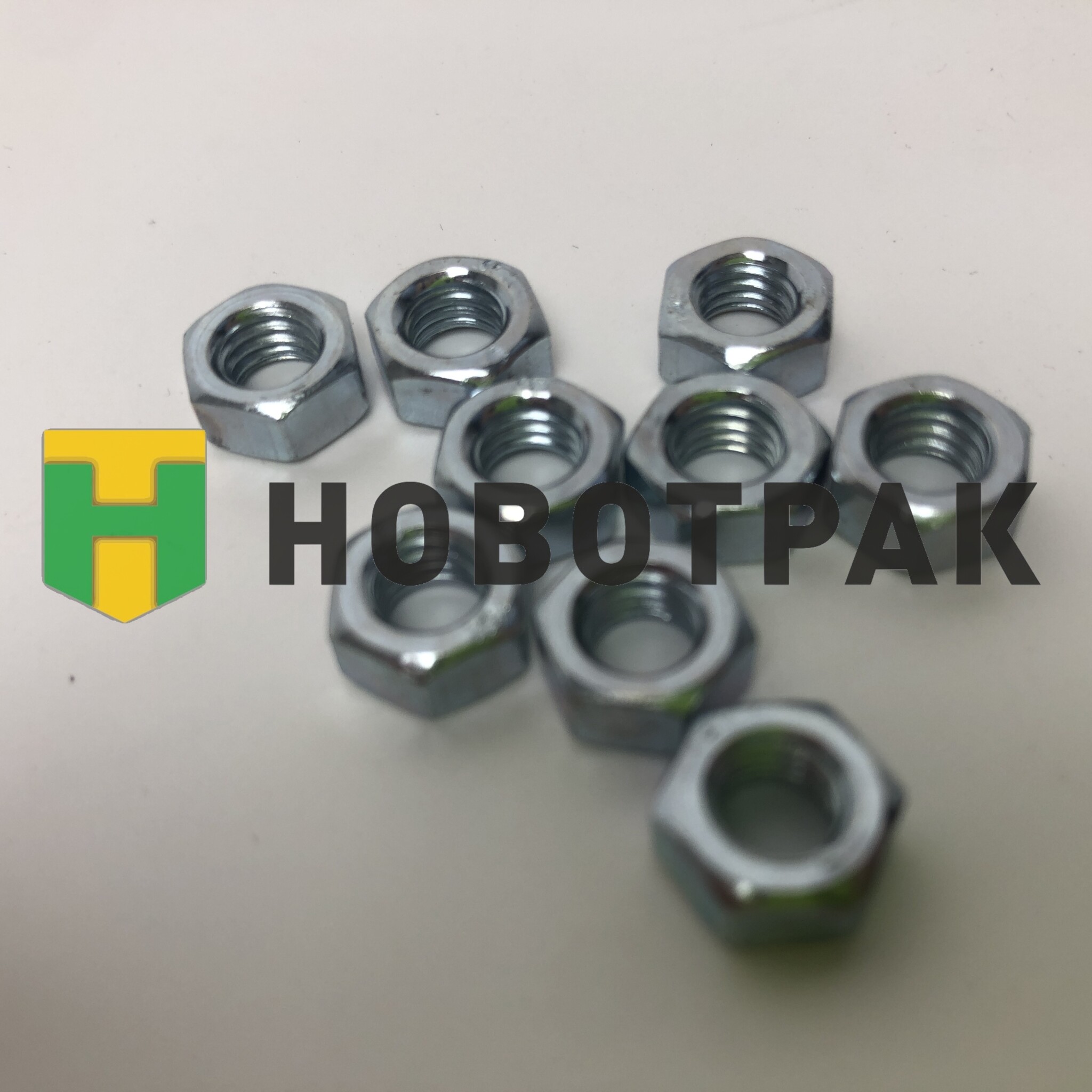 Гайка шестигранная M6 03176