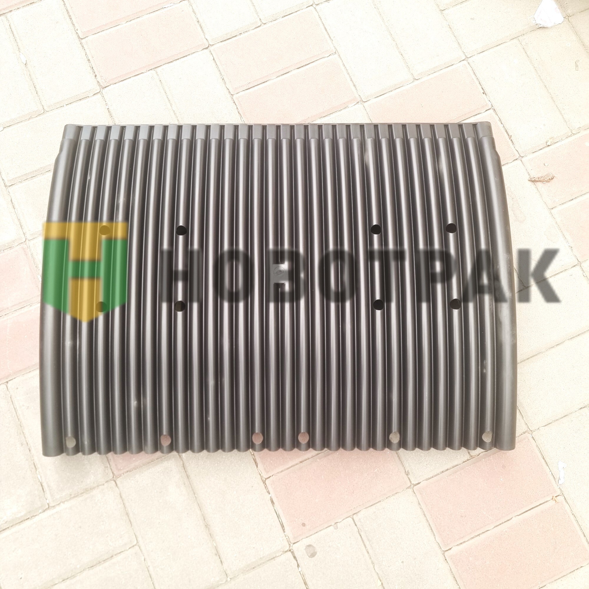 Крыло заднее навесное FH519