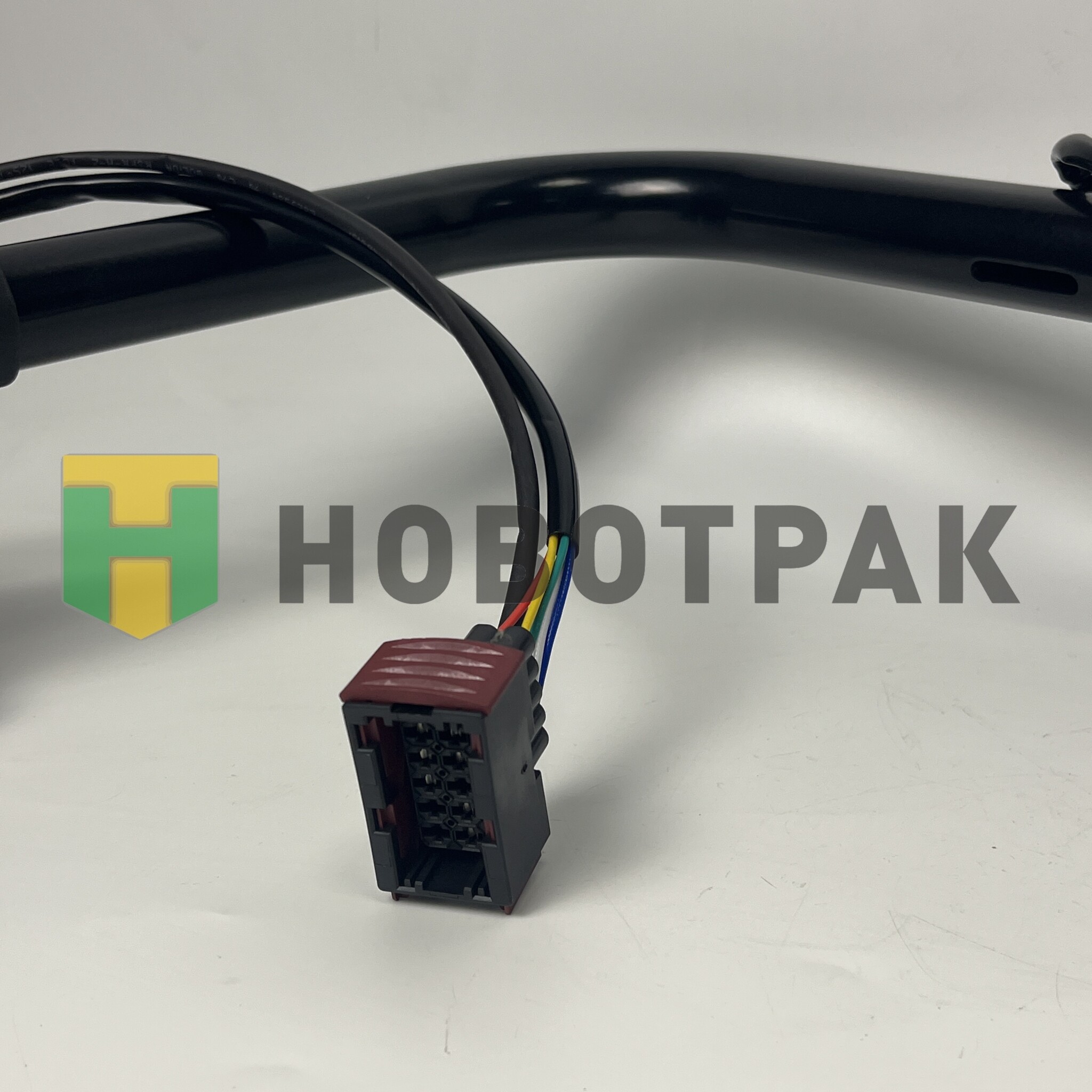 Кронштейн крепления зеркала правый RVI PREMIUM DXI 079415