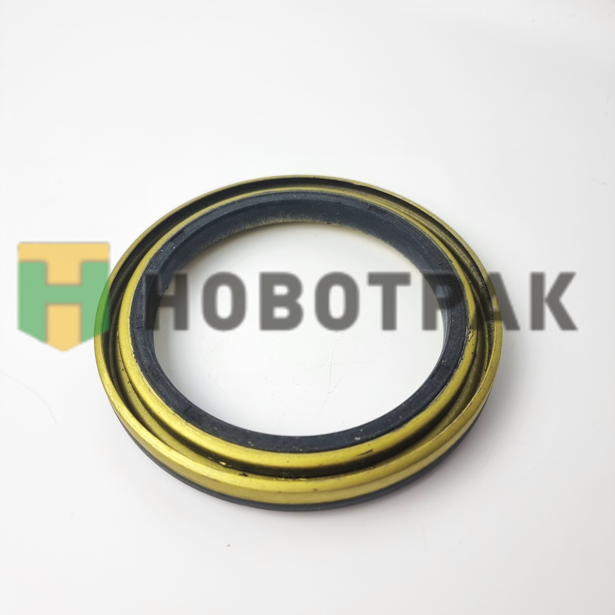 Сальник ступицы 100х135х13 A1807