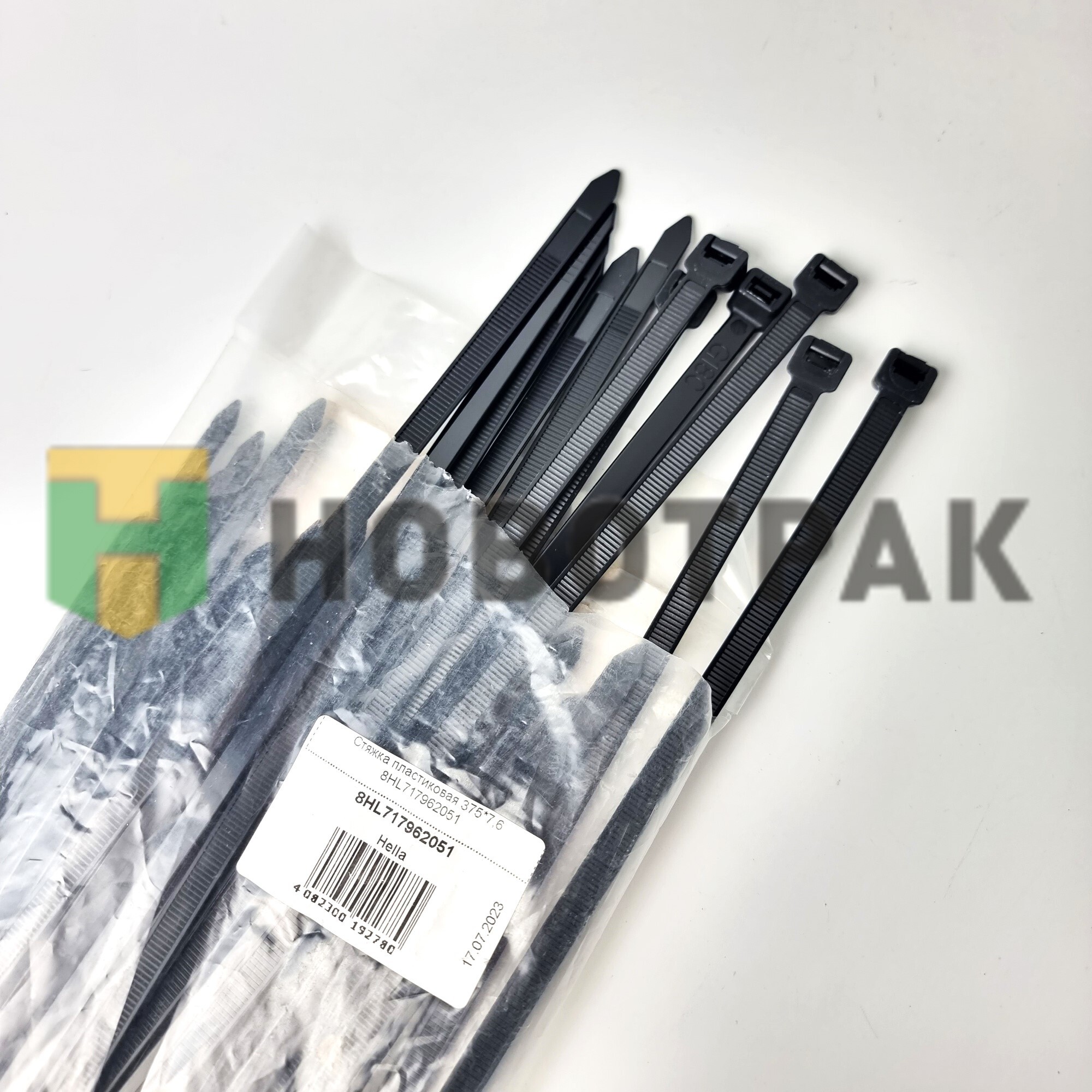 Стяжка пластиковая 375*7,6 8HL717962051