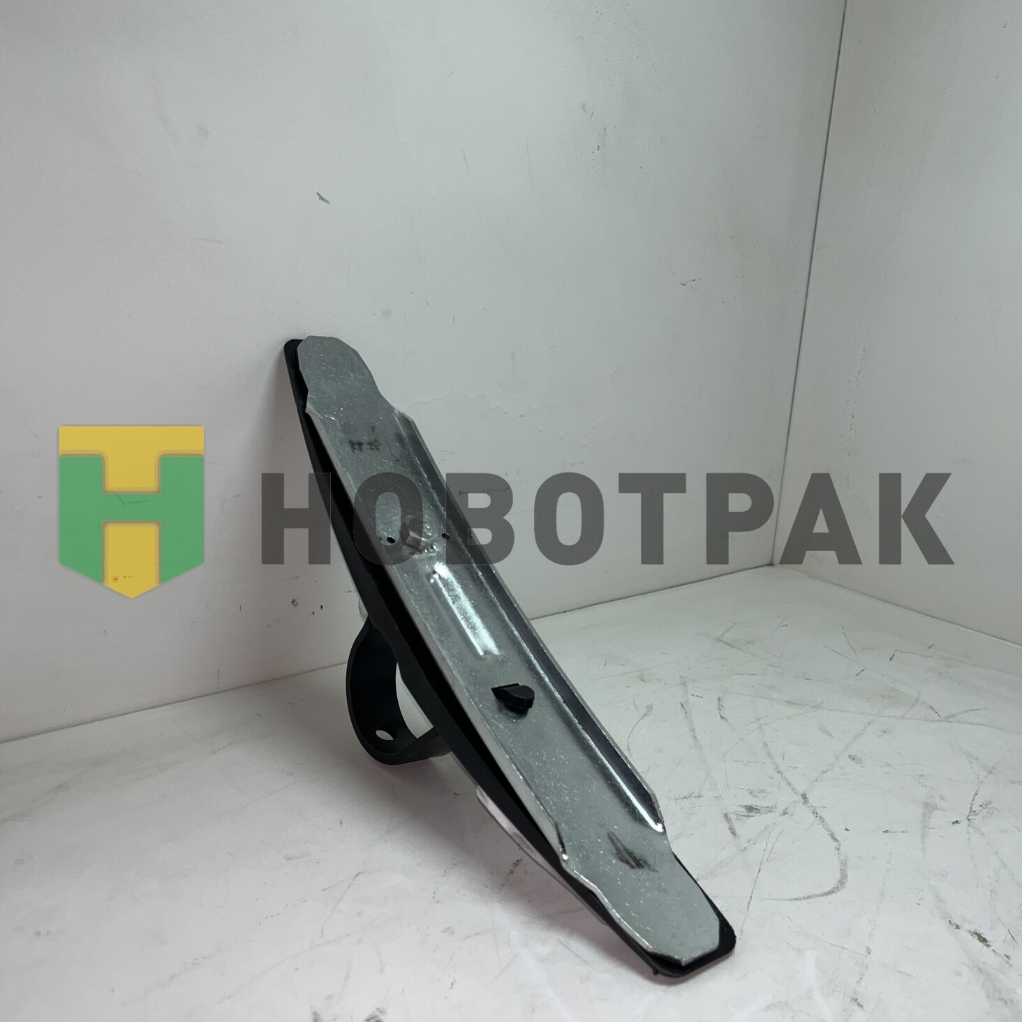 Крепление крыла универсальное D=42 7812106