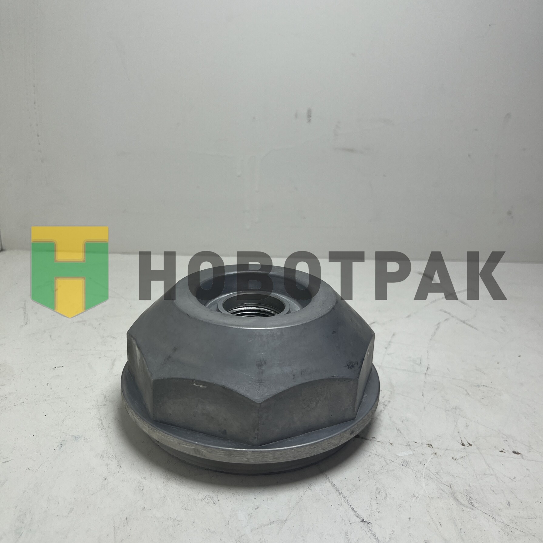 Крышка ступицы передней VOLVO 8300021SX