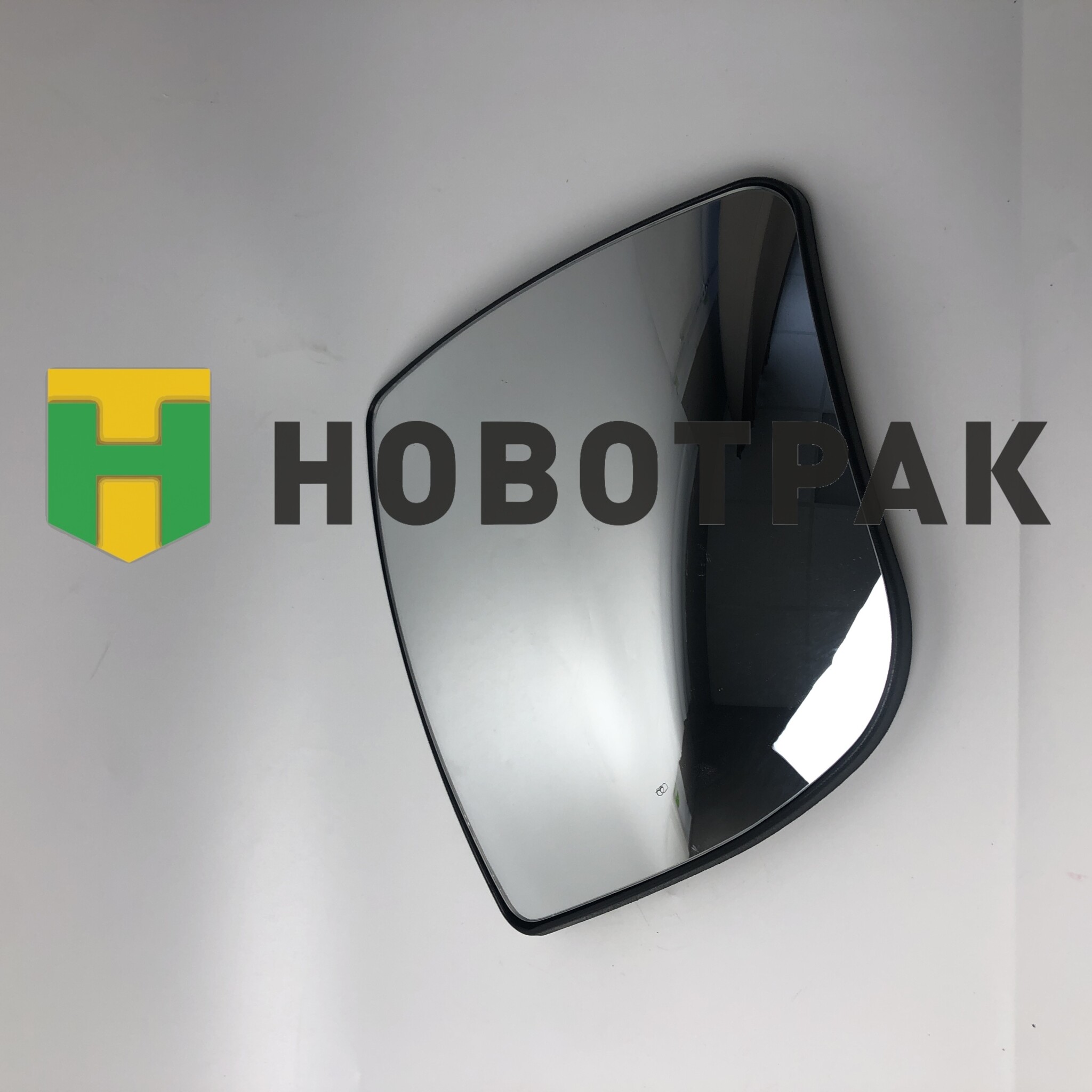 Зеркало заднего вида SITRAK C7H левое малое 70203401