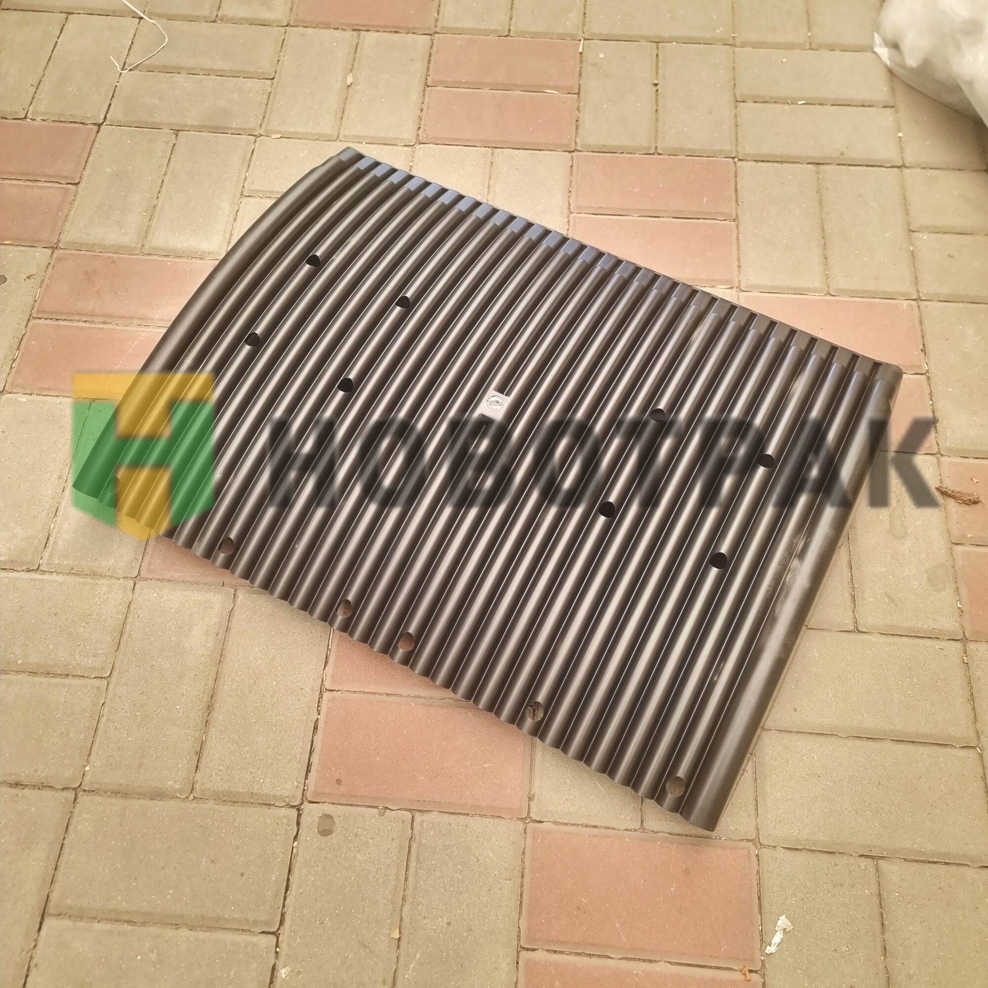 Крыло заднее навесное FH519