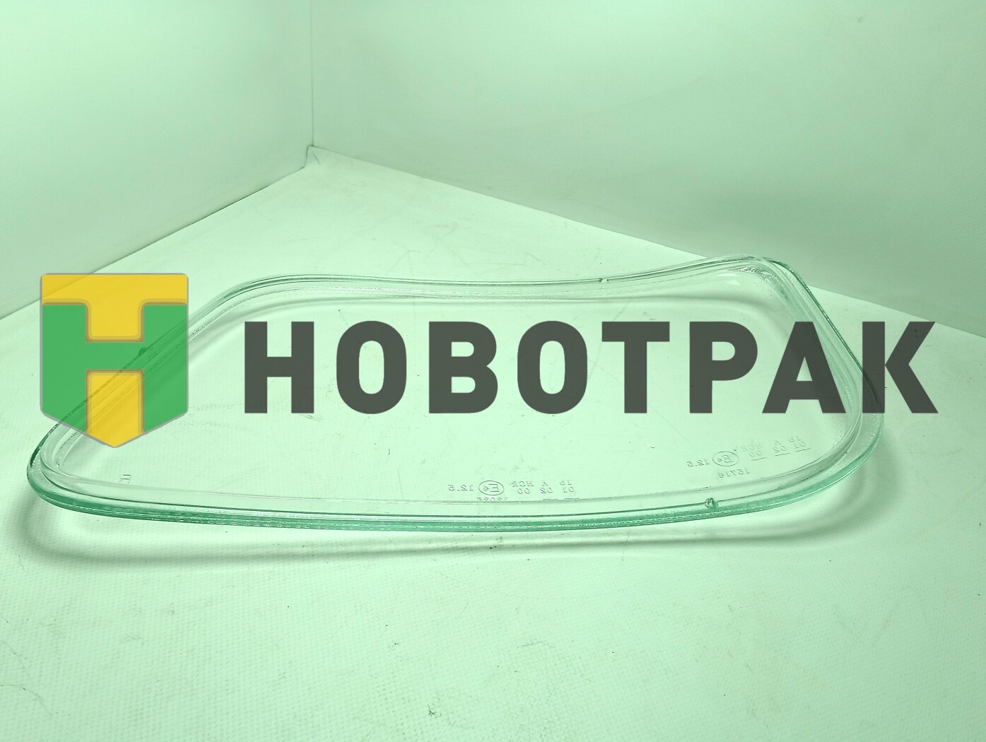 Стекло фары правое Actros/Axop MP2 после 2003 года