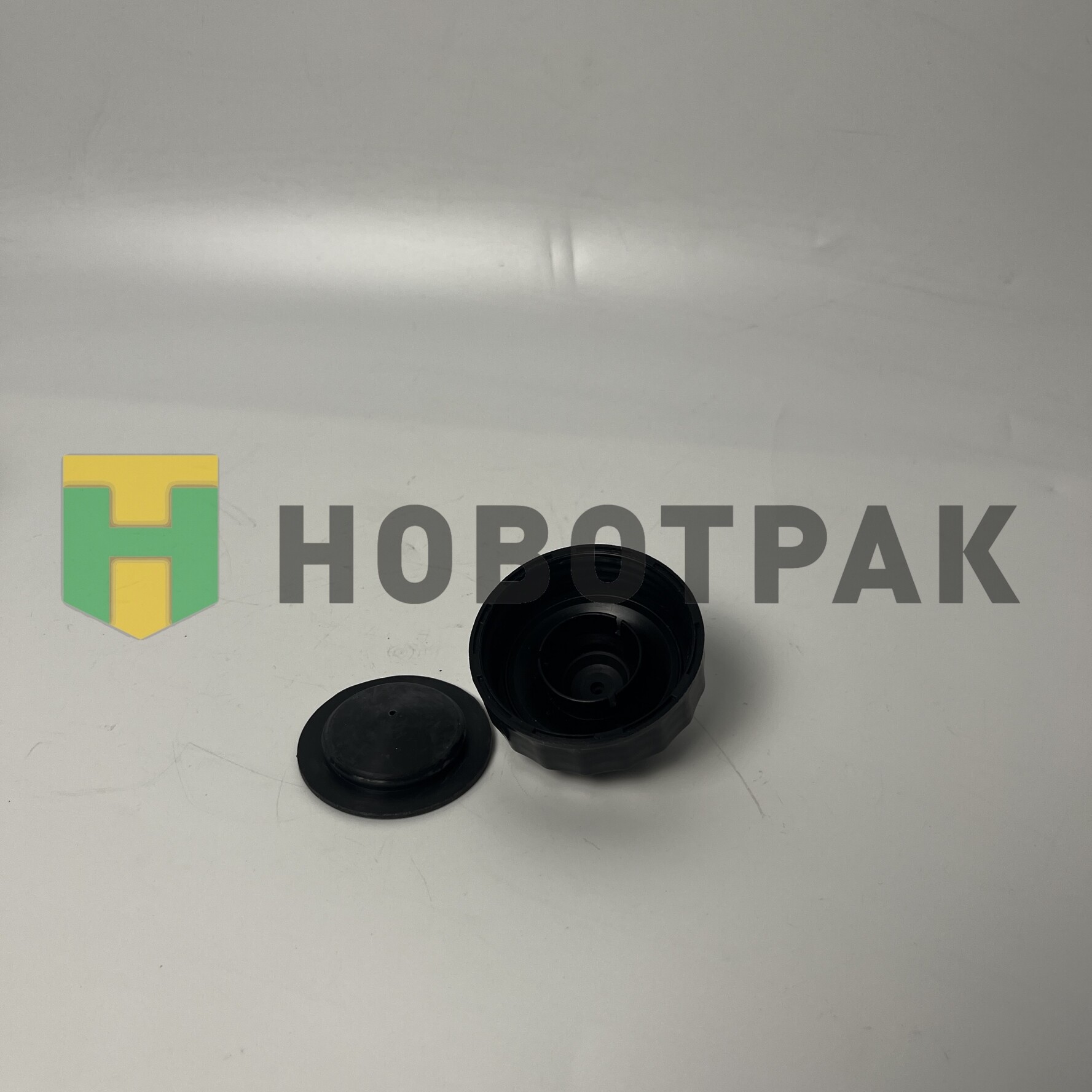 Крышка бачка гл.цилиндра сцепления Scania 042257