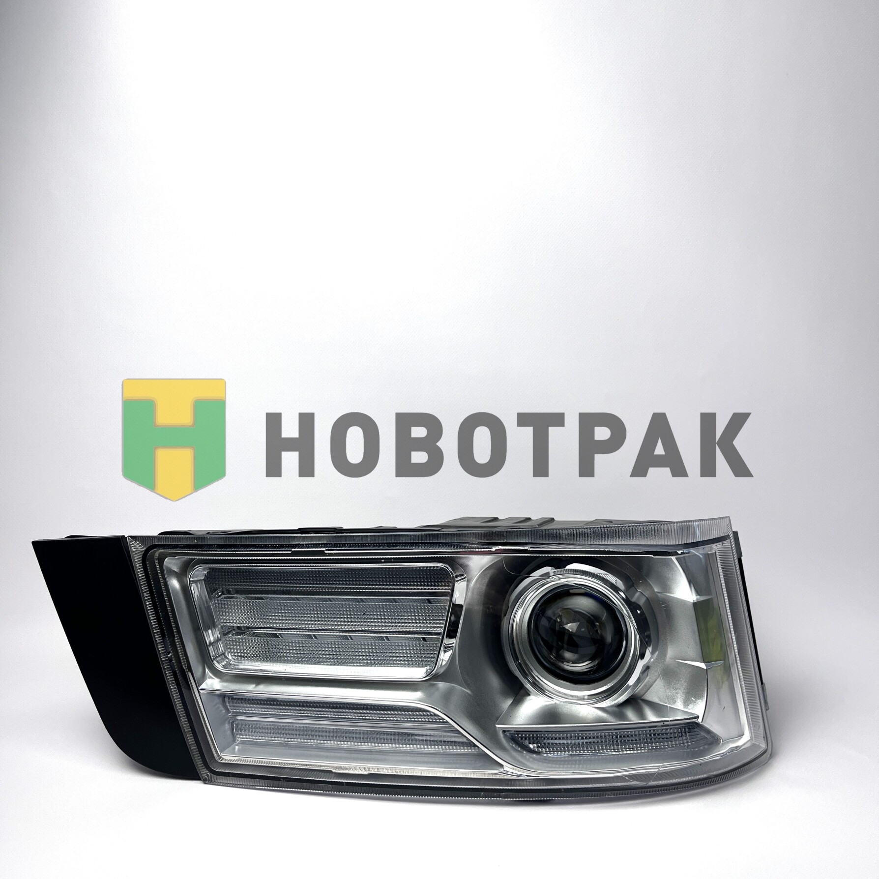 Фара головного света правая КАМАЗ-54901 549013711010