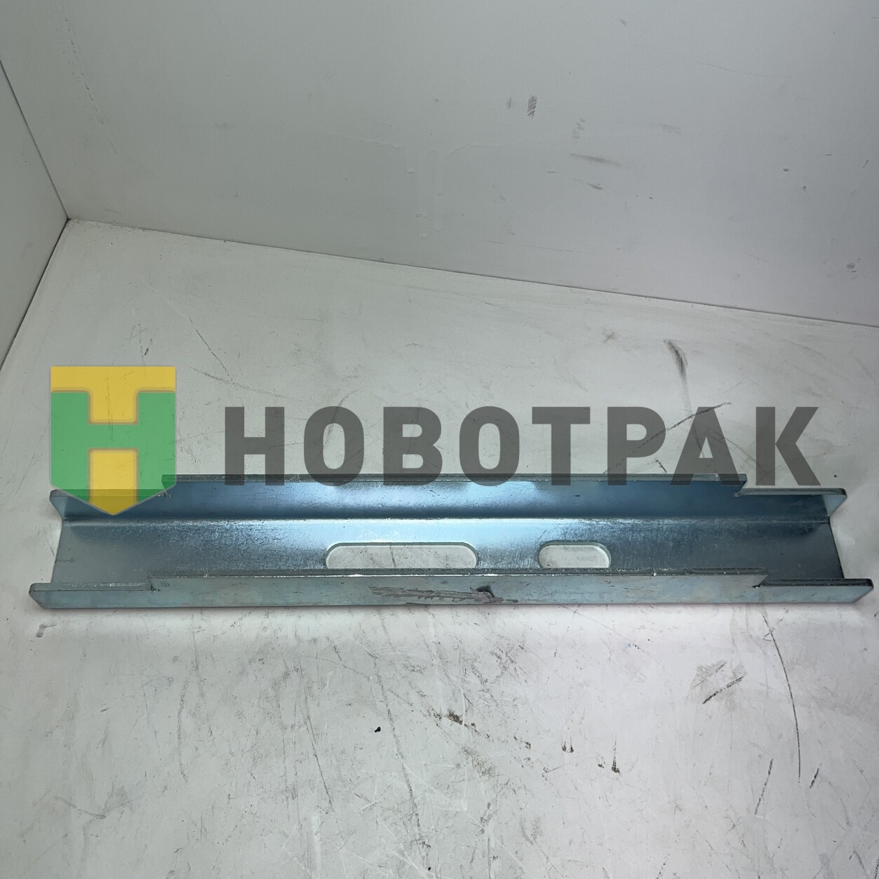 Кронштейн запасного колеса (швеллер) ТОНАР 97463105524