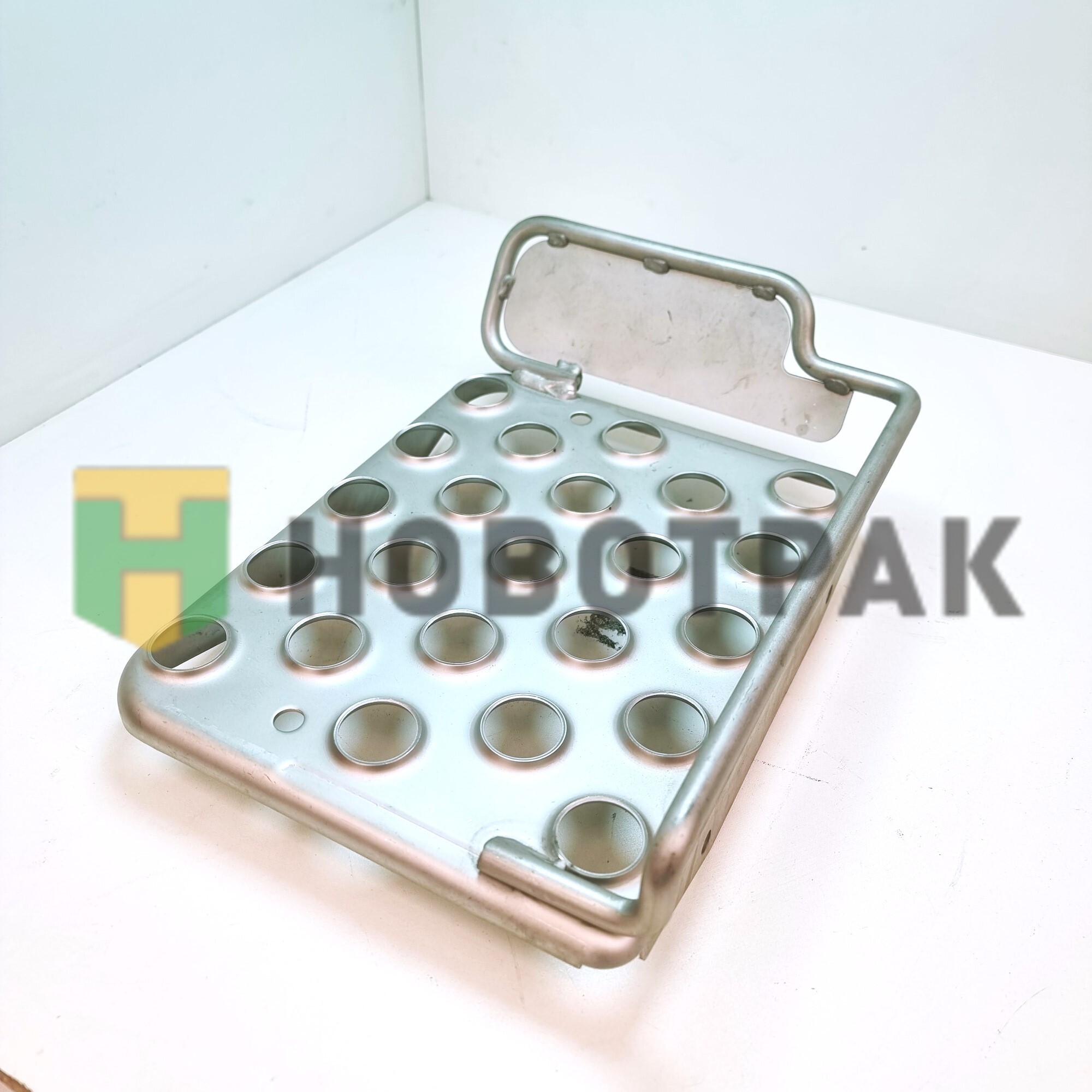 Кронштейн подножки нижний левый RVI Midlum