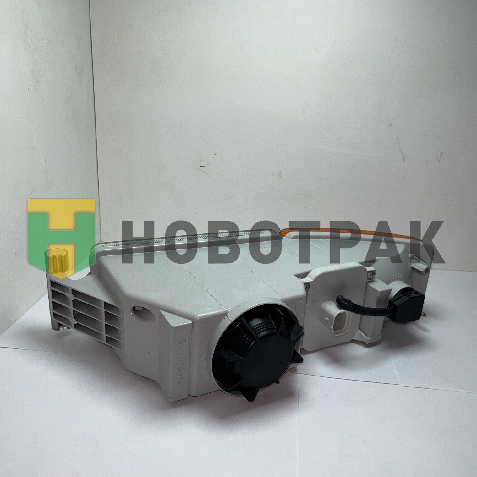 Фара противотуманная с указ. поворота прав. MAN TGA 4492001RUEY