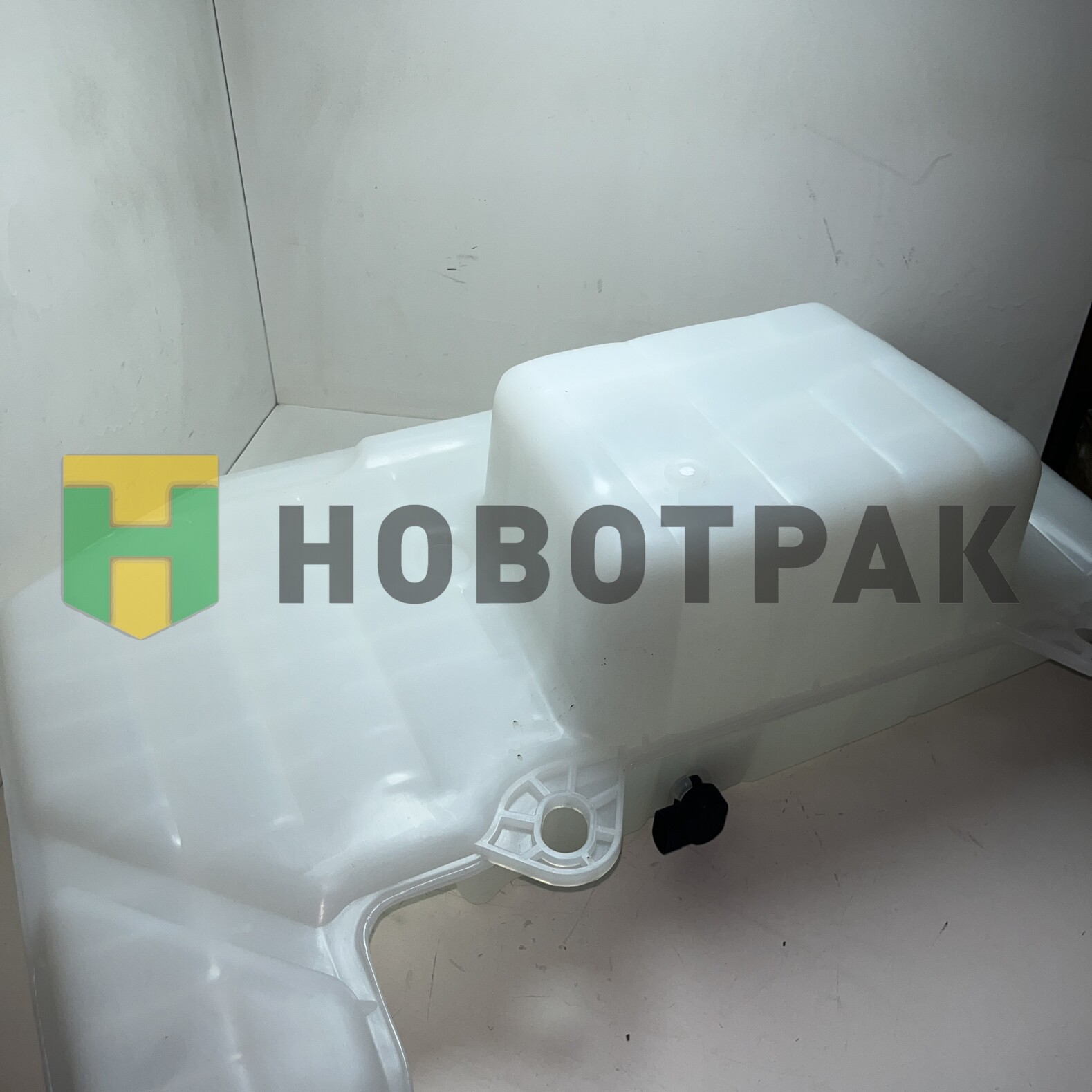 Бачок расширительный Iveco 06102901