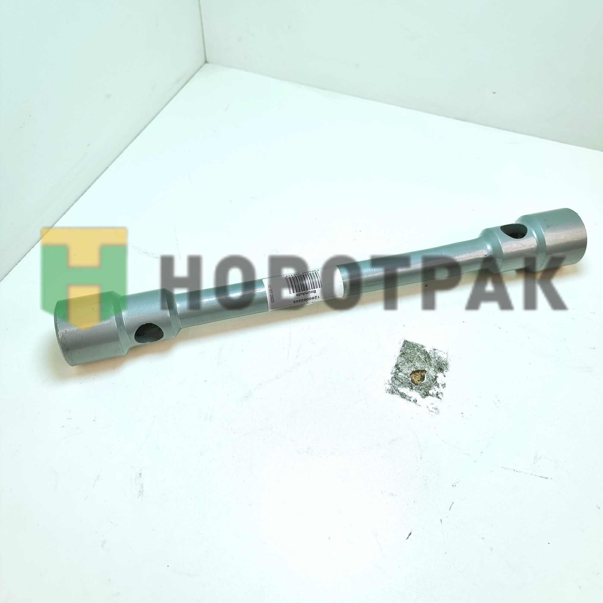 Ключ баллонный с закалкой 32*33 длина 400мм 12S0003233