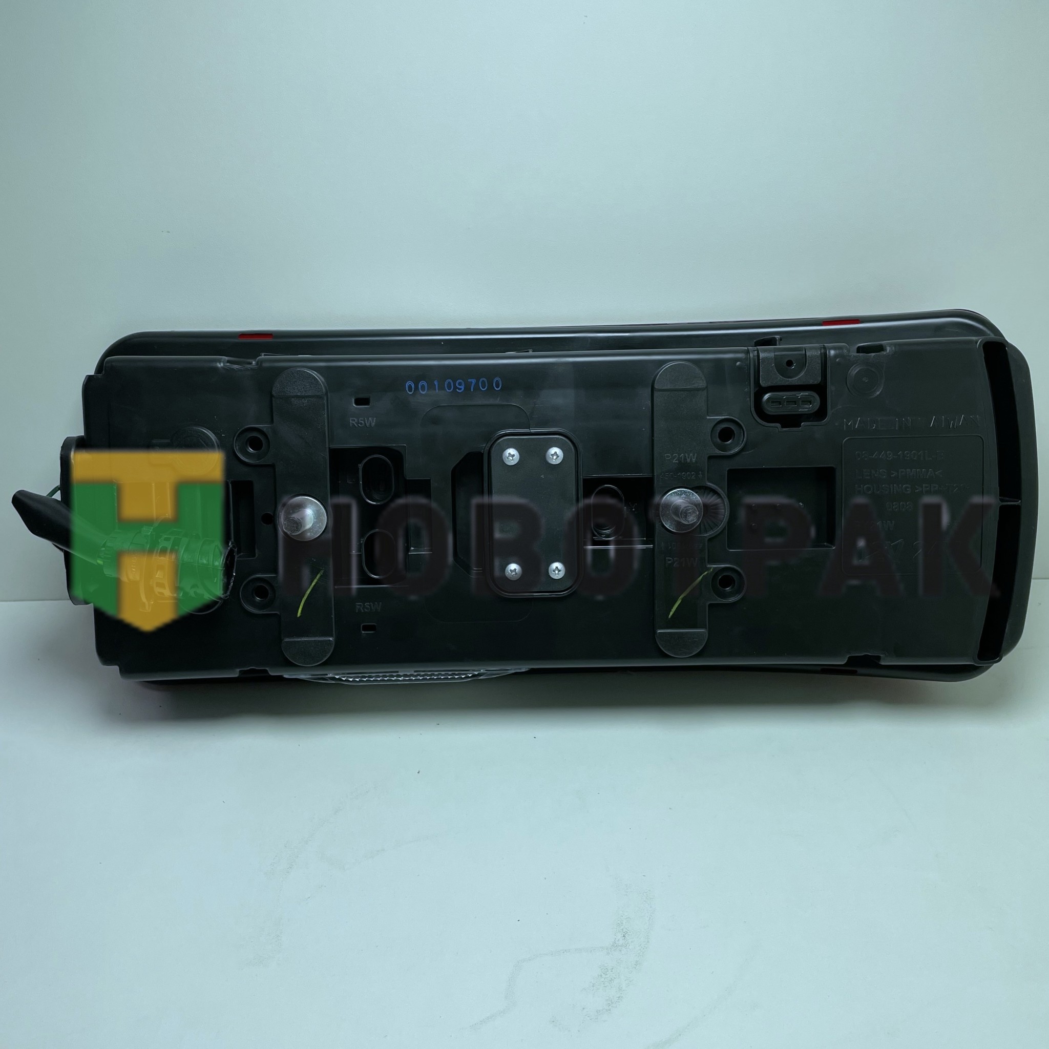 Фонарь задний левый MAN TGA/TGS