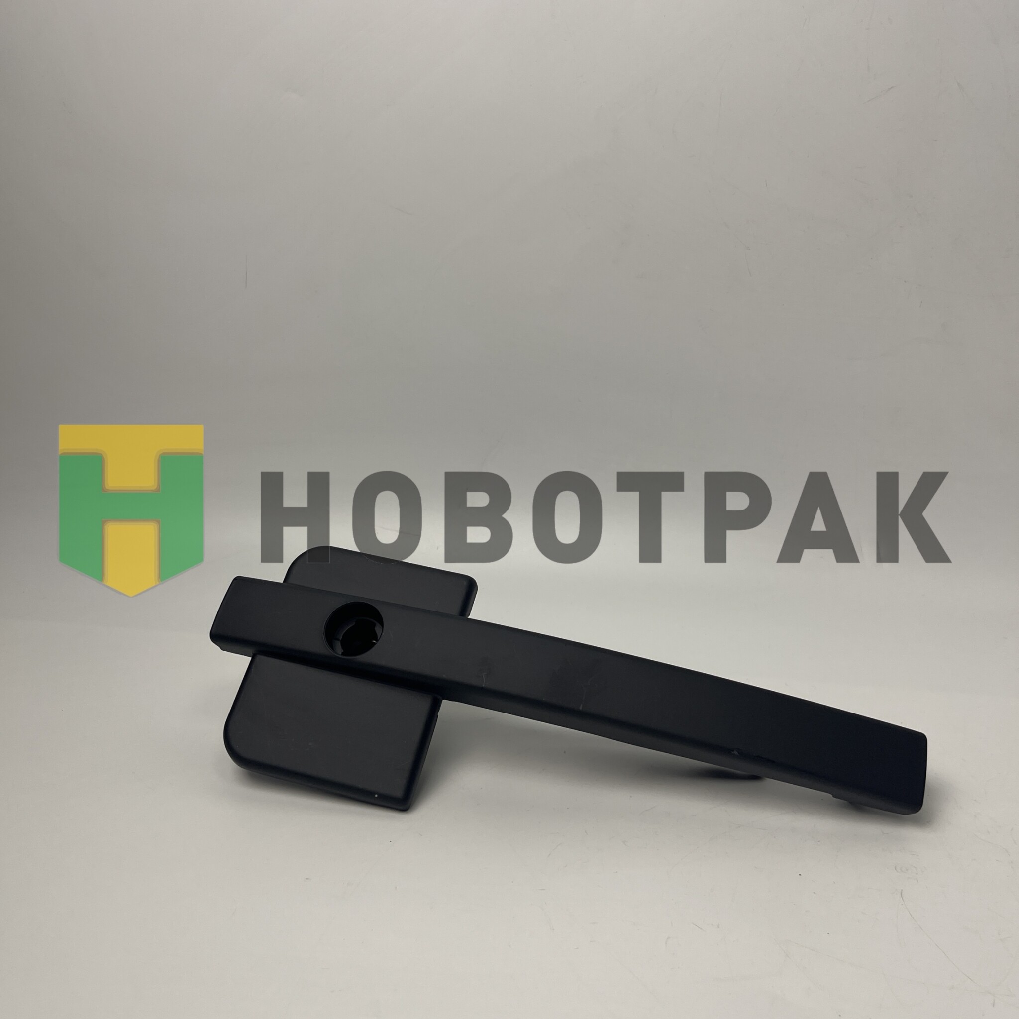 Ручка двери левая без личинки DAF 95XF/105XF 051362