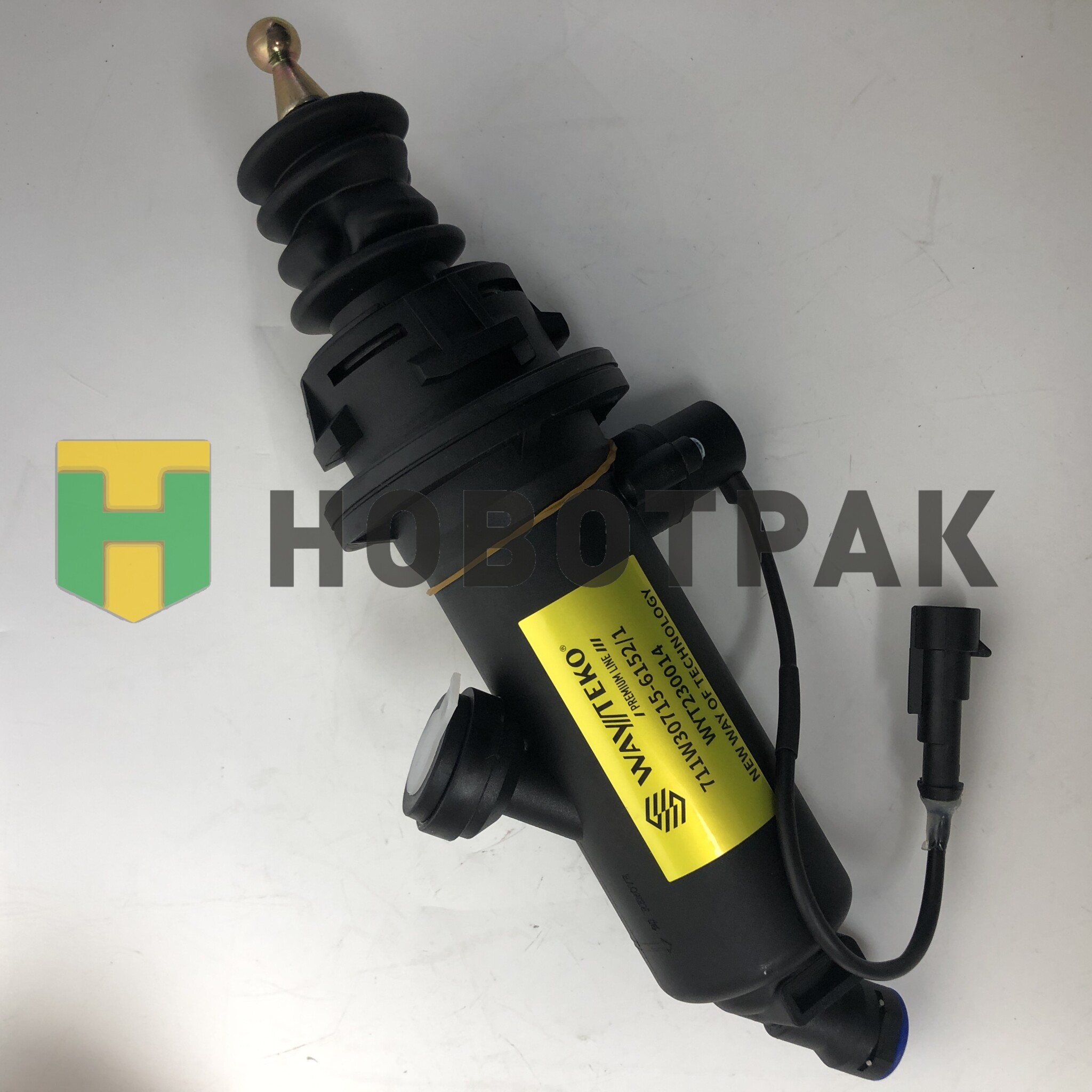 Цилиндр сцепления главный HOWO/SITRAK 711W3071561521