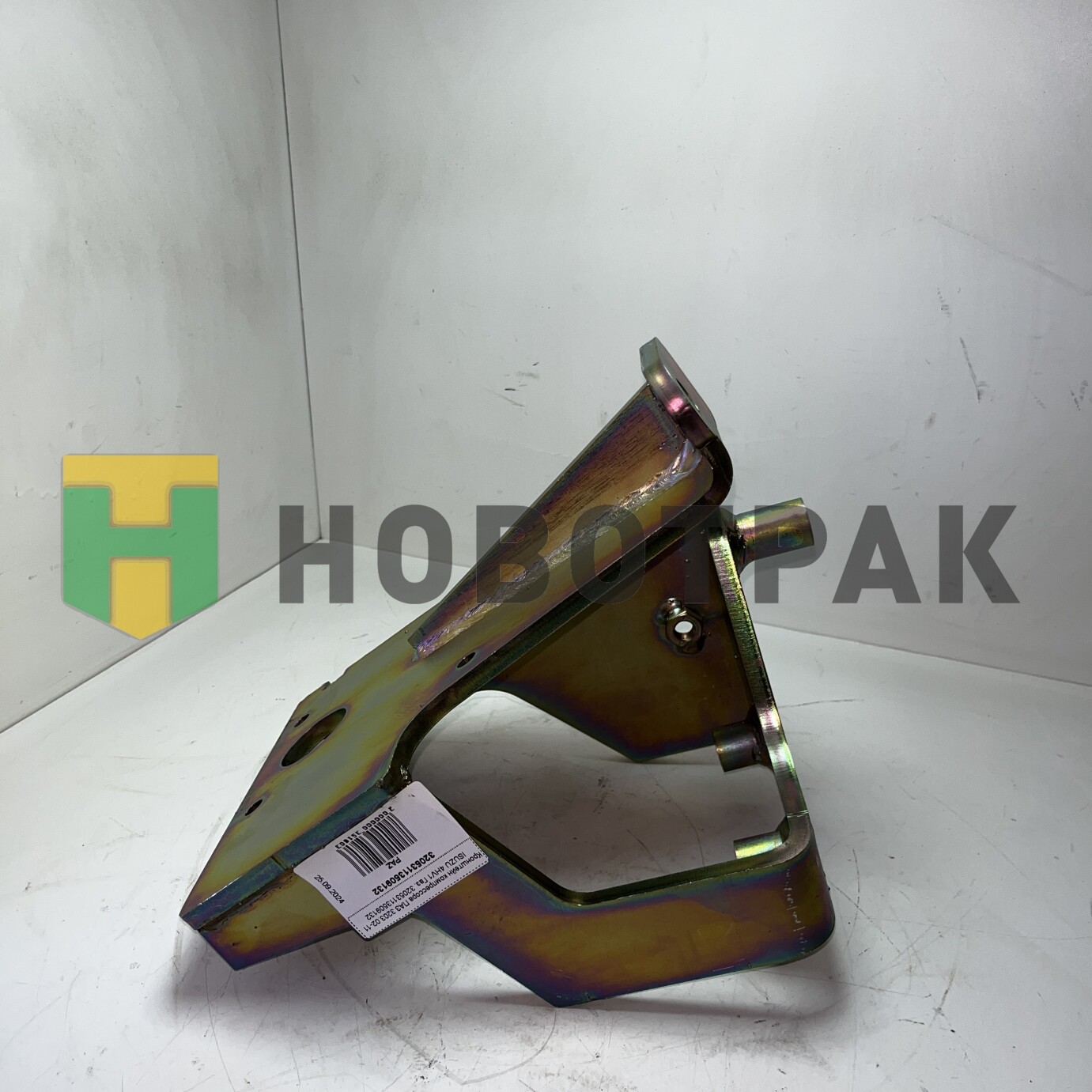 Кронштейн компрессора ПАЗ 3203.02-11 ISUZU 4HV1 Газ. 32053113509132