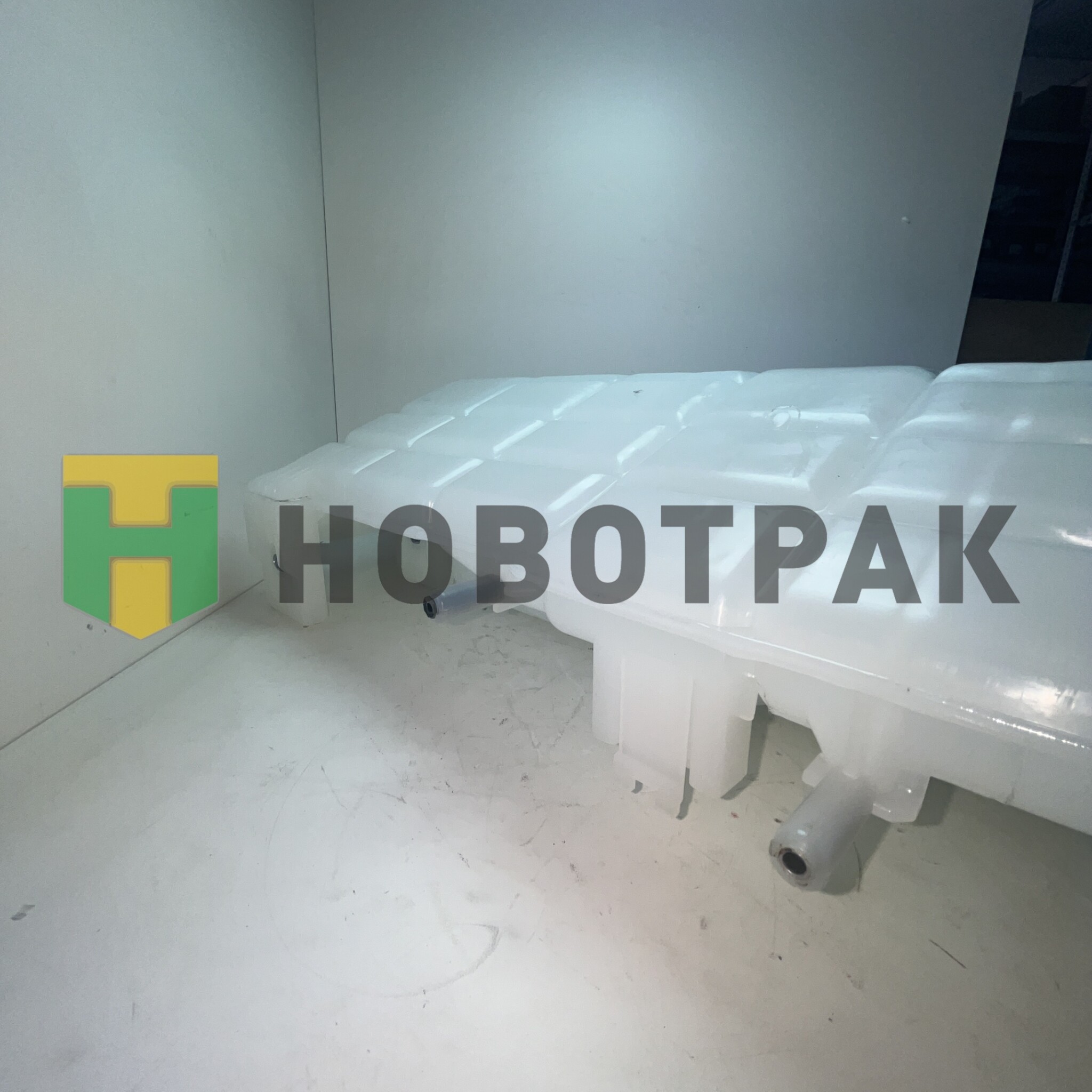 Бачок расширительный КАМАЗ-5490 AXOR II 74959