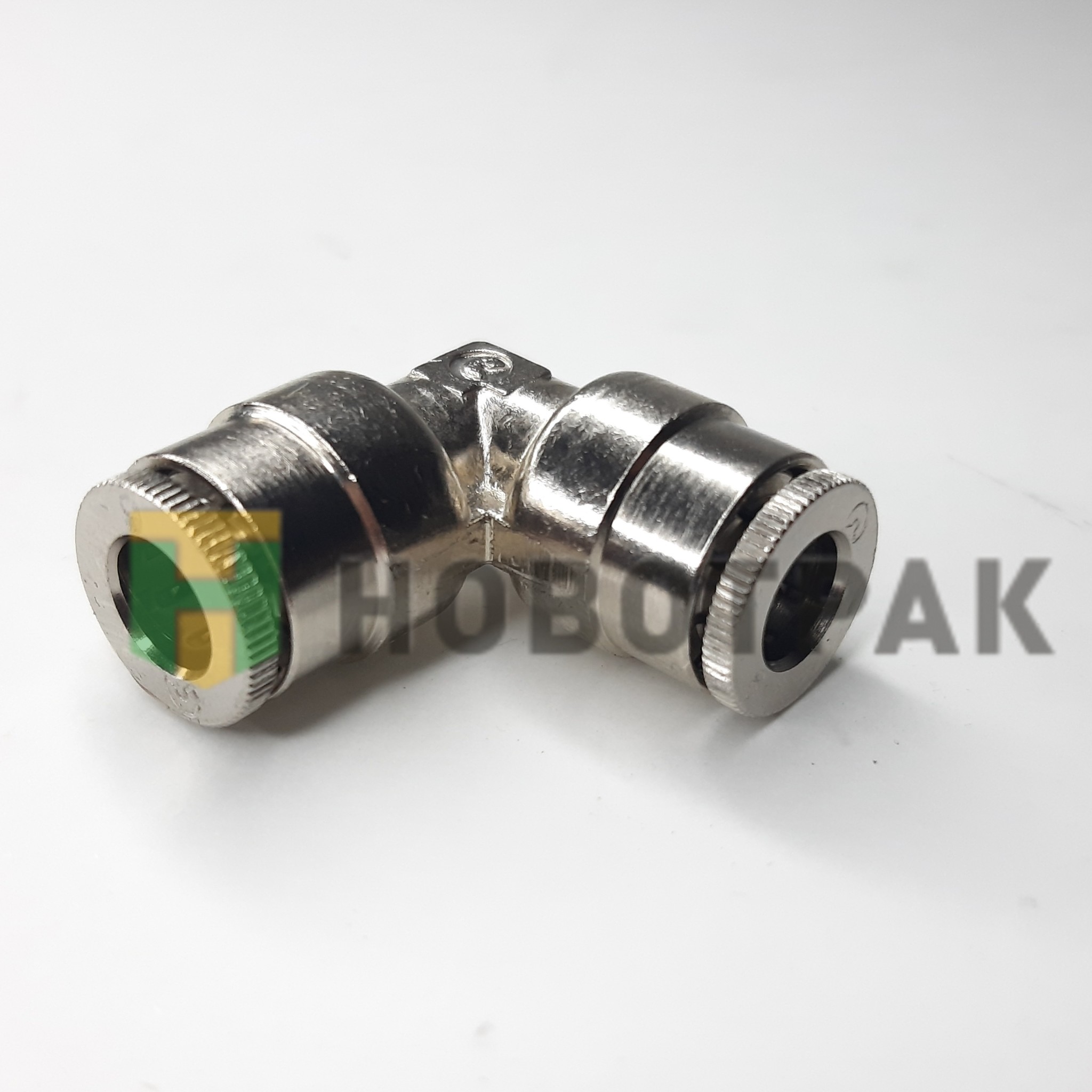 Фитинг соединитель угловой стальной Camozzi 6550 6 мм