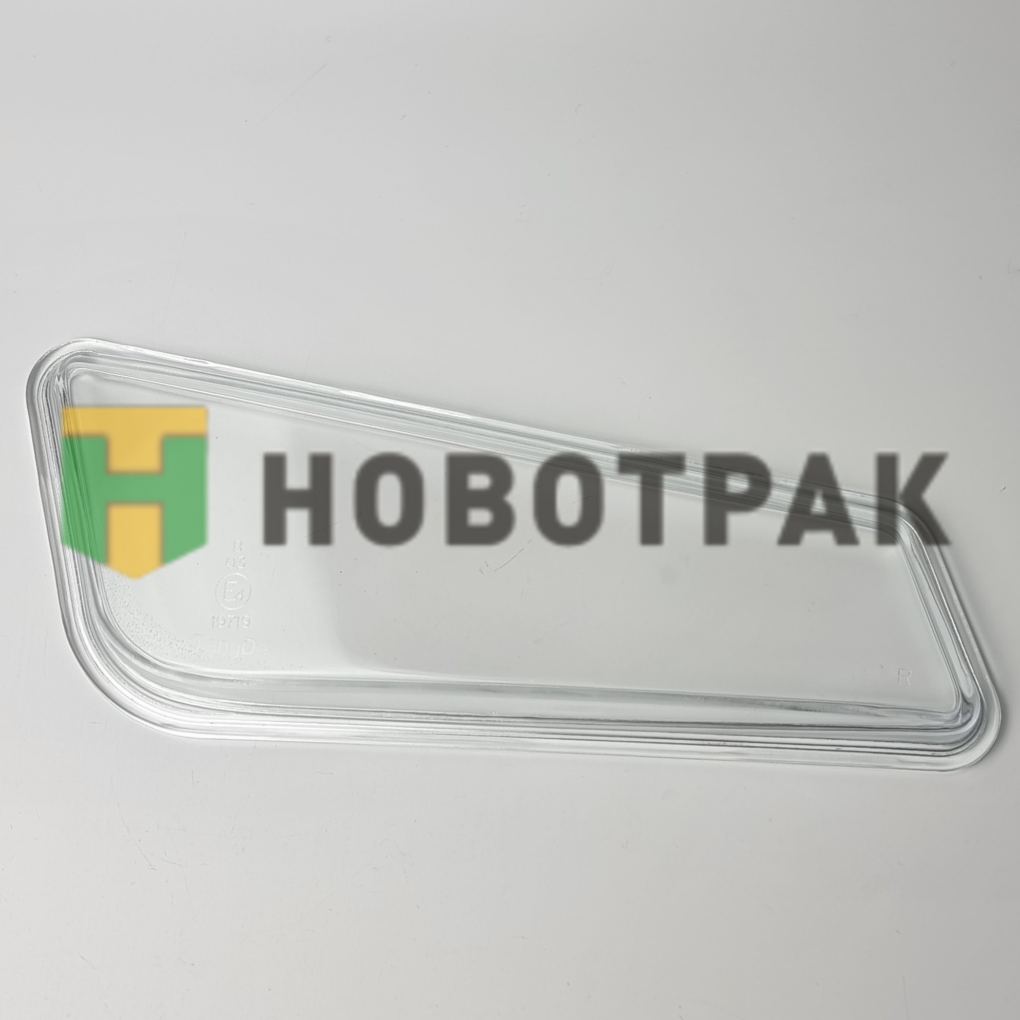 Стекло фары противотуманной Volvo FH13 правое TD0151018RS