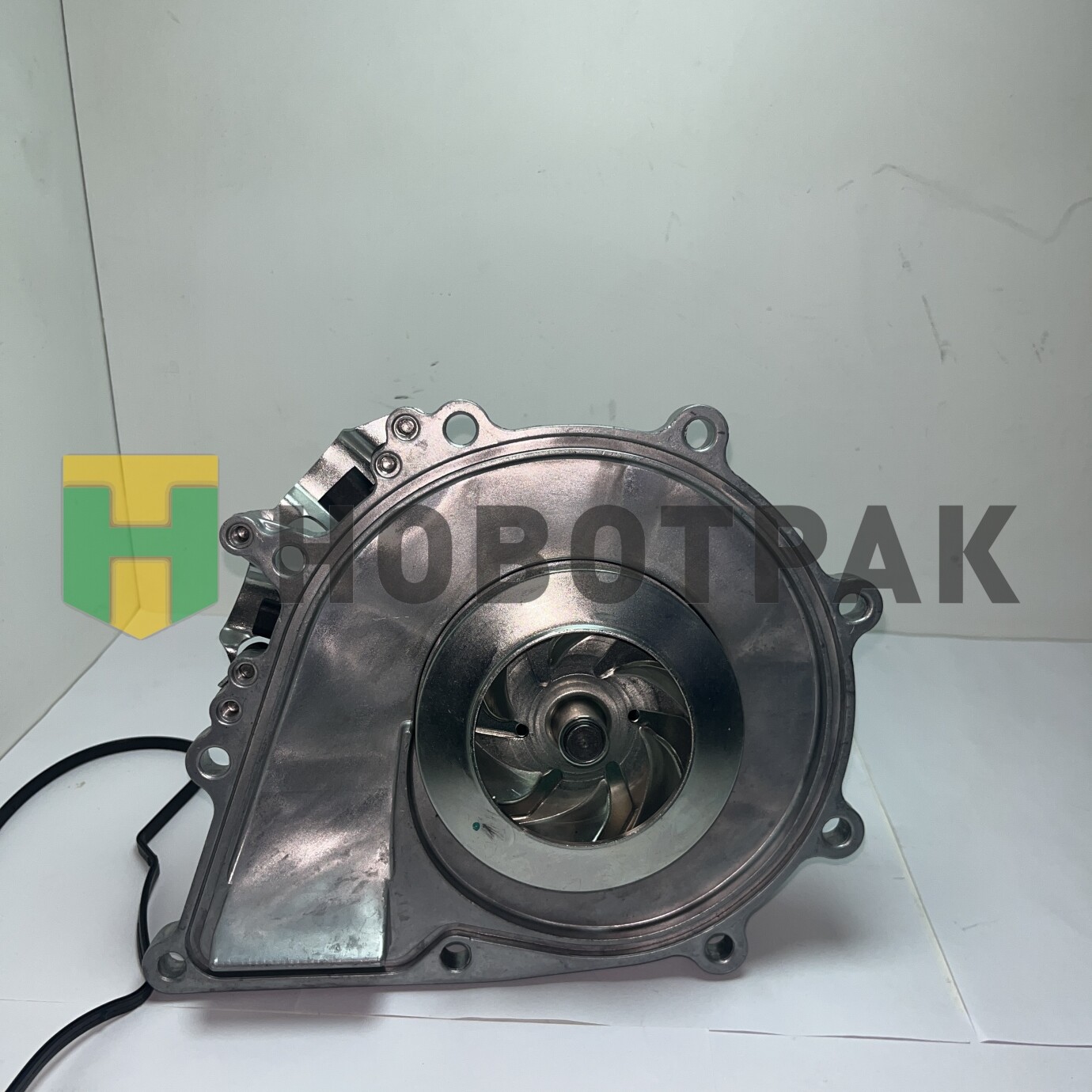Насос водяной MB Actros MP4/5 Antos/Arocs с вискомуфтой A4702000401