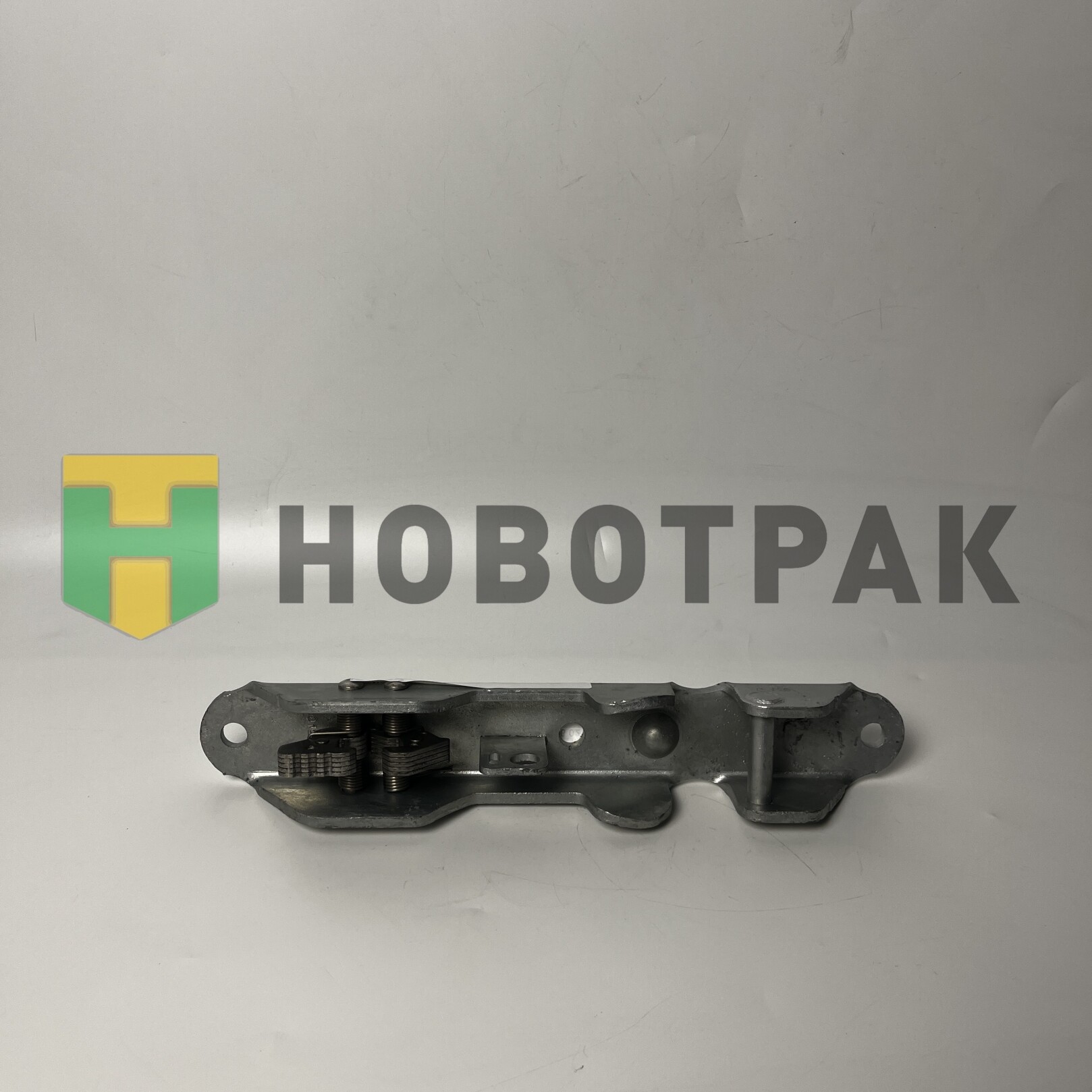 Ответная часть поворотного фиксатора нижняя 20153068