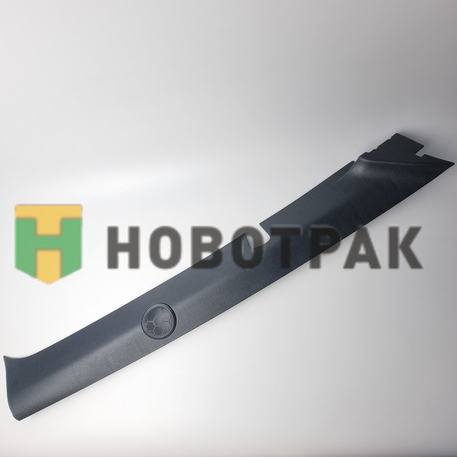 Внутренняя! обшивка правая серая тисненная