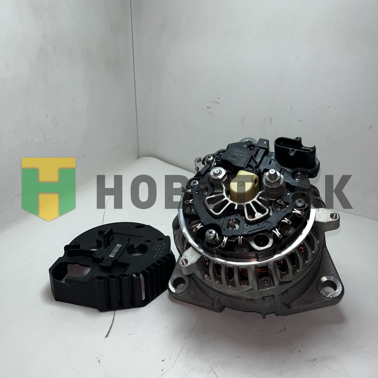 Генератор 24V, 80A 0141545302 (отколот кусочек фишкт)