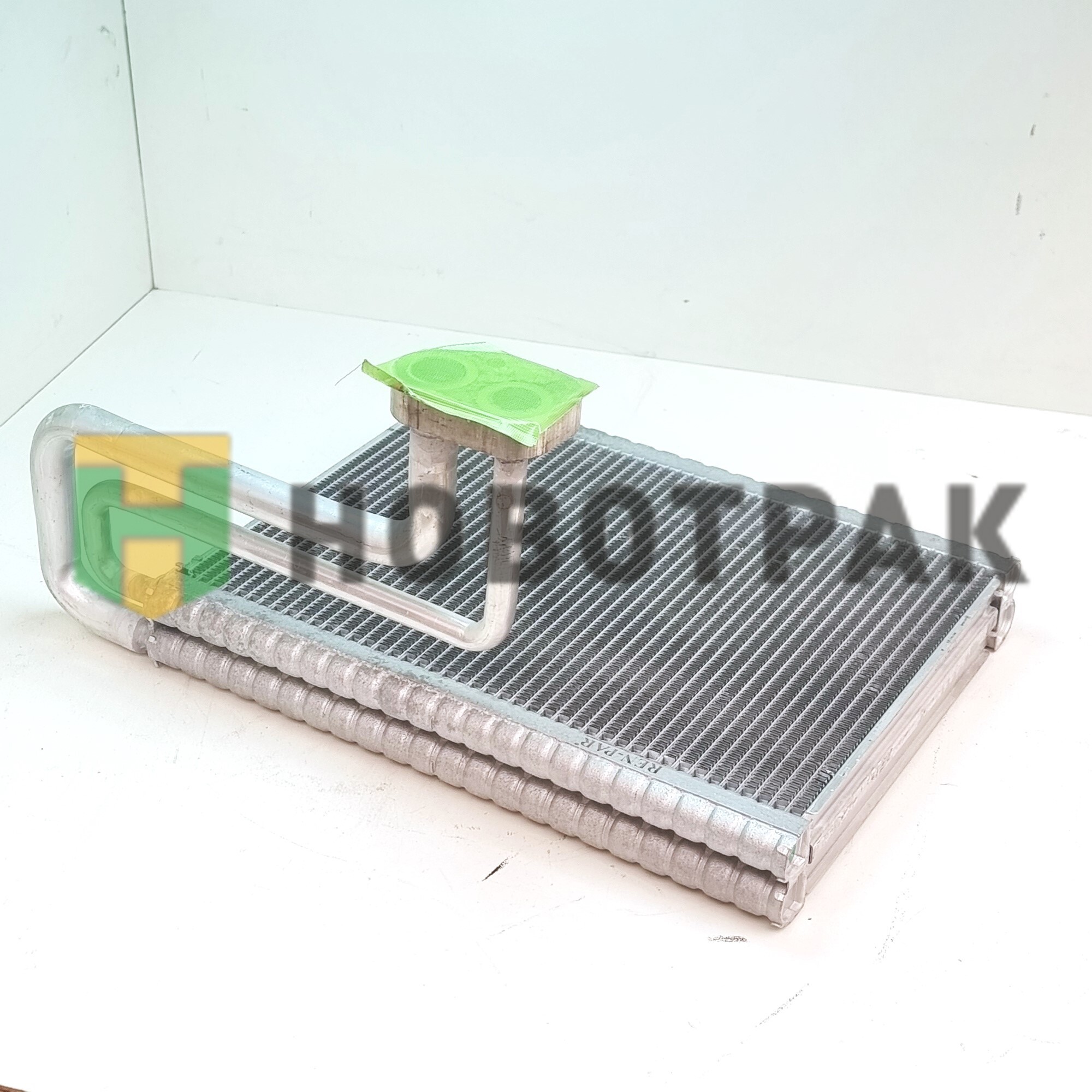 Испаритель кондиционера RVI/VOLVO 82348991