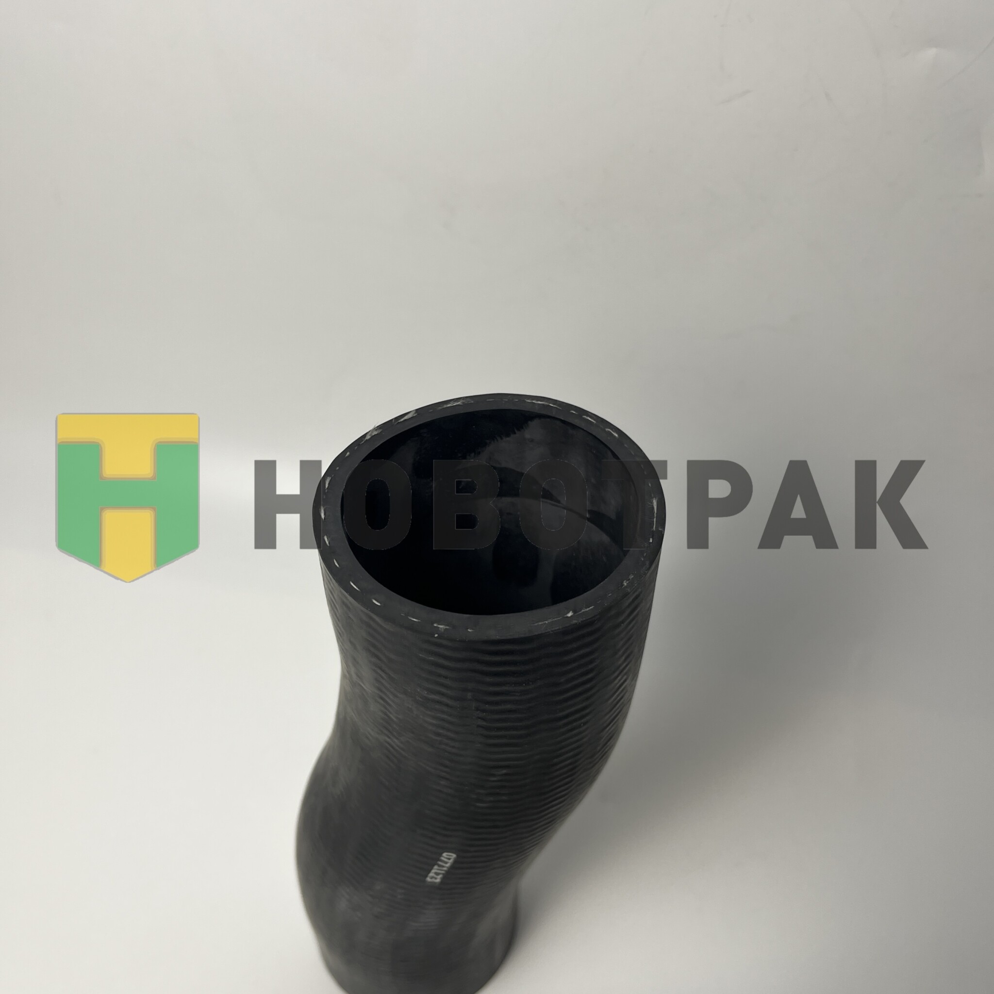 Патрубок системы охлаждения MB Actros 011373