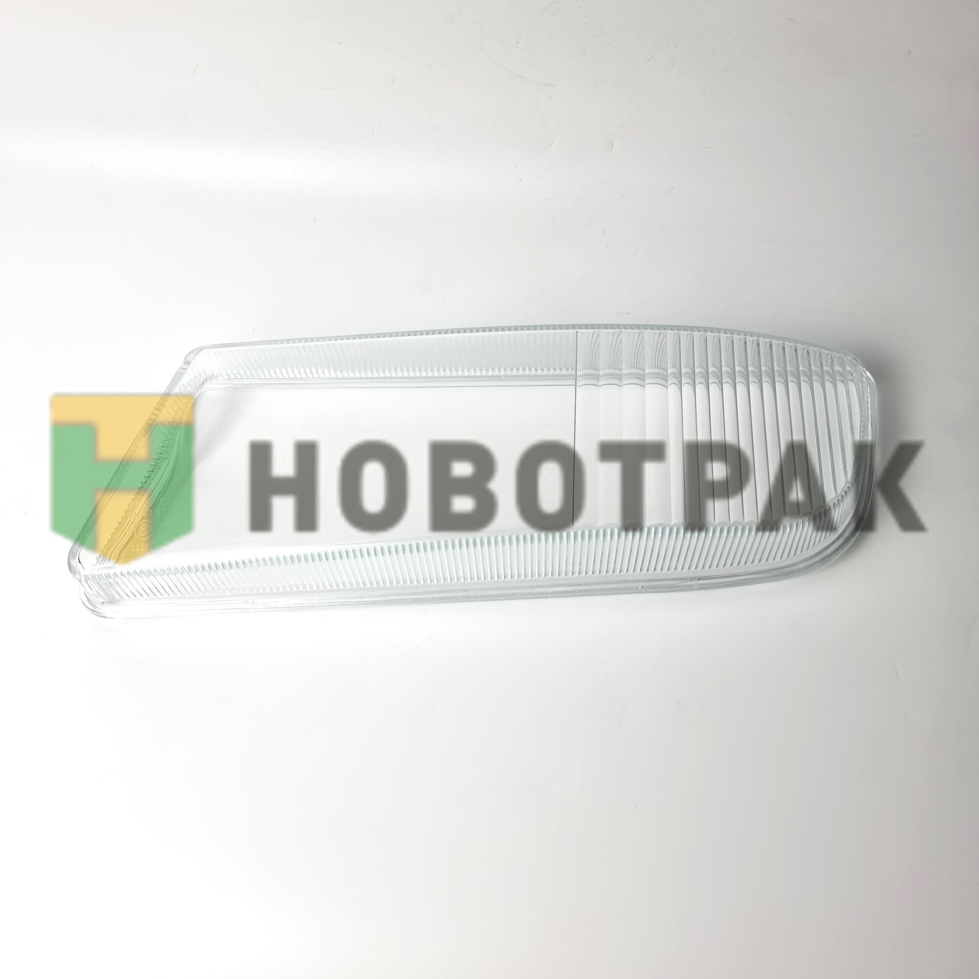 Стекло противотуманной фары правое MAN TGX SK497001401