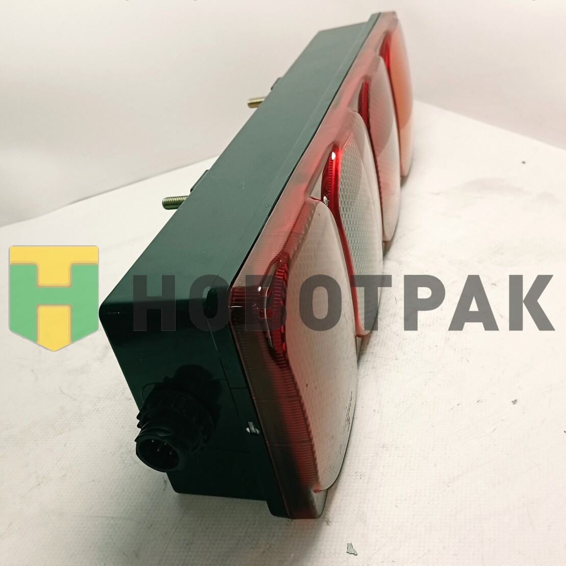 Фонарь задний правый SITRAK CK3027