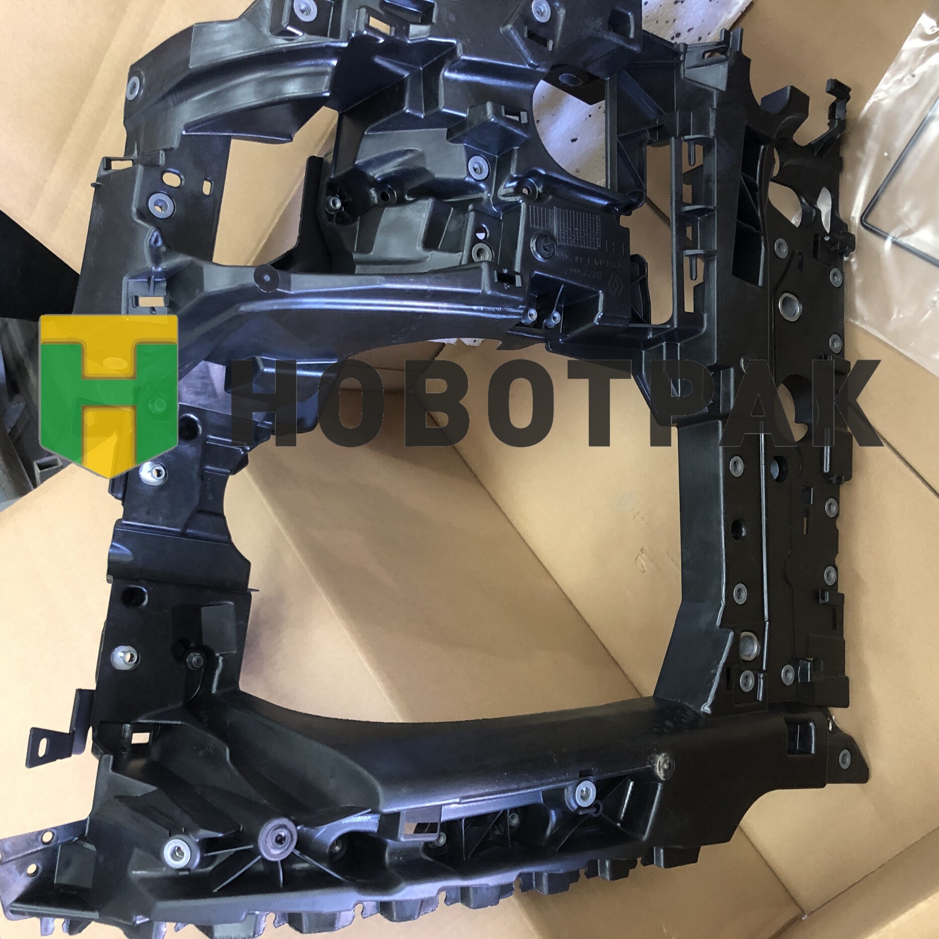 Корпус фары левой RVI 7423969629