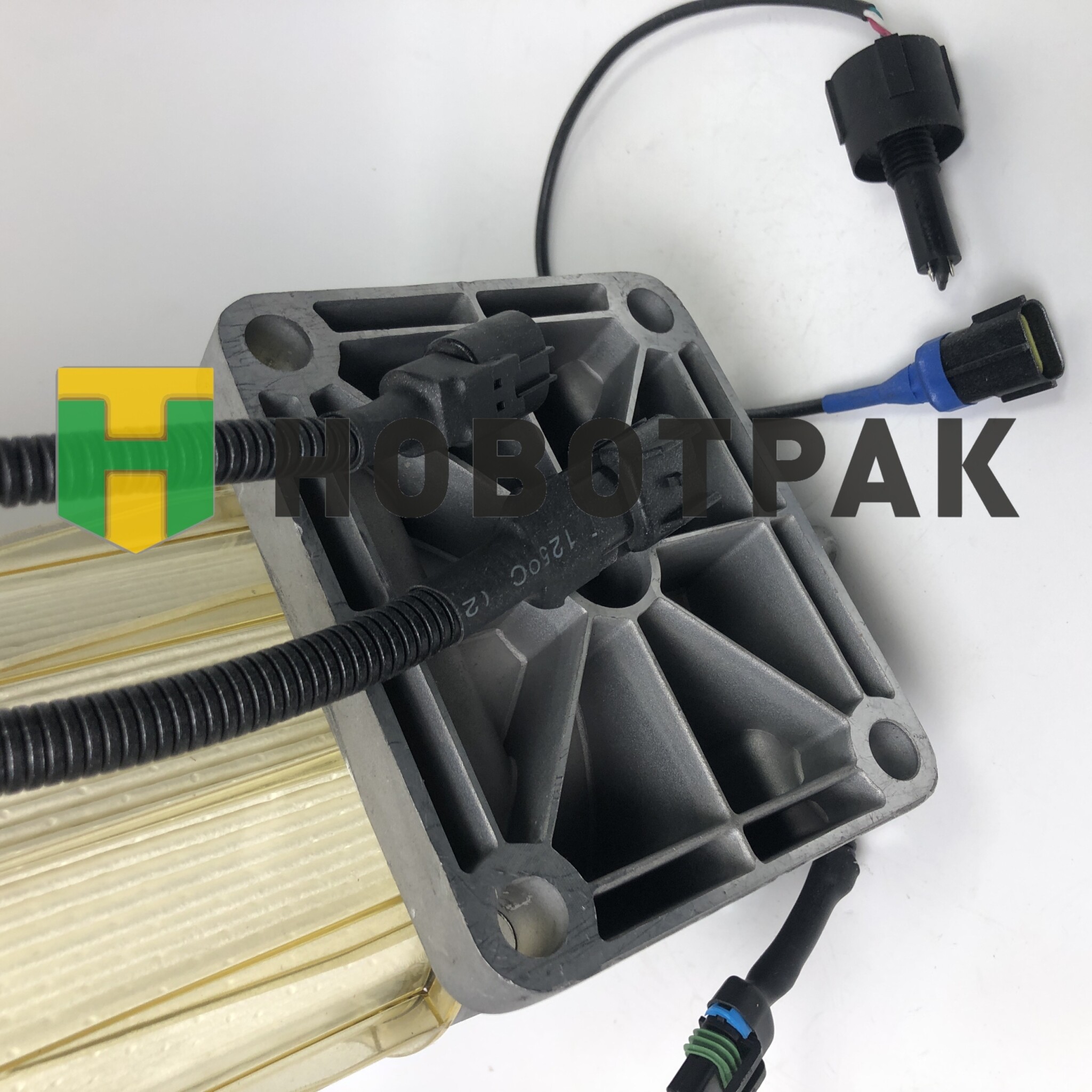 Сепаратор топлива в сборе для грузовиков HOWO T5G и SITRAK (с электронасосом и подогревом)