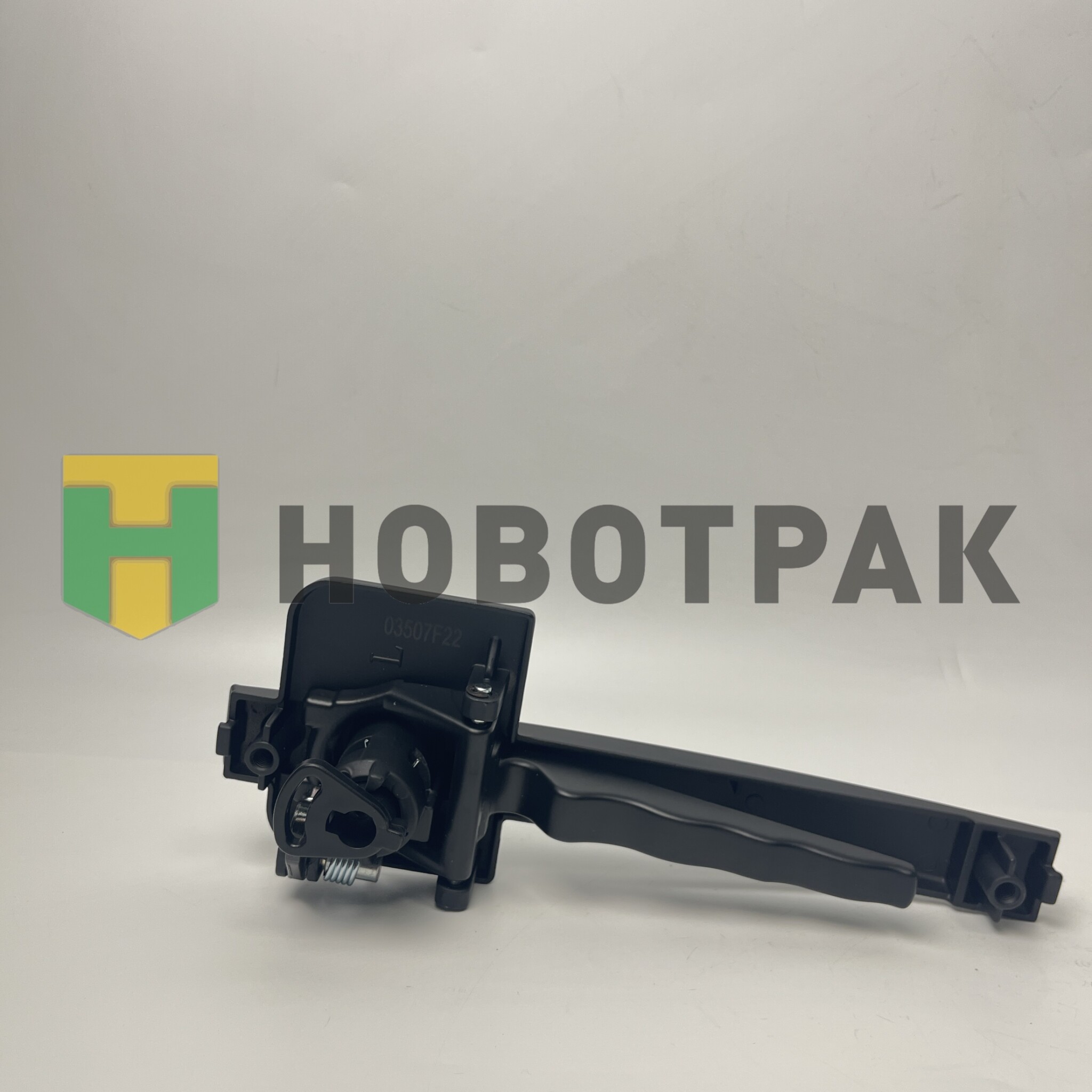 Ручка двери левая без личинки DAF 95XF/105XF 051362