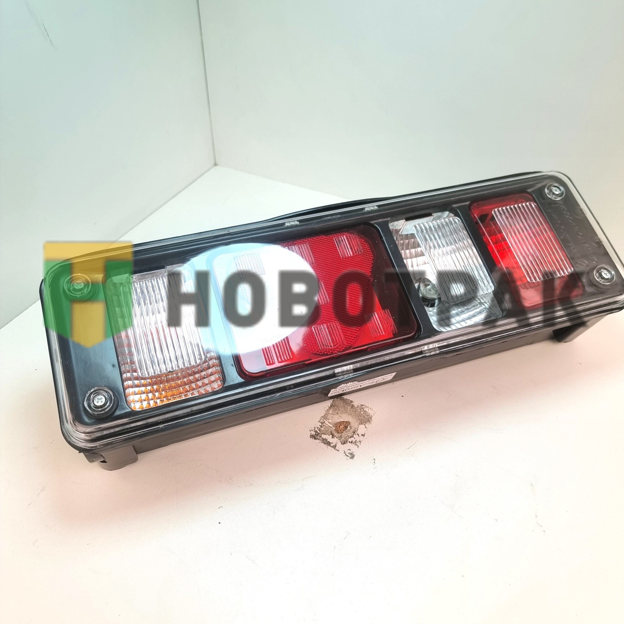 Фонарь задний KRONE NEW правый (с разъемом AMP) U02901R